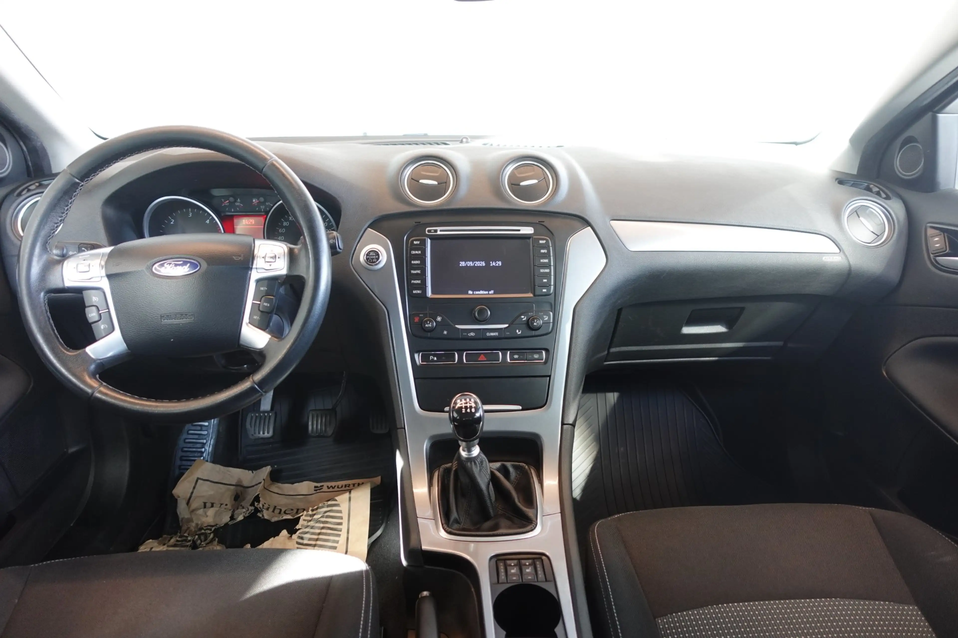 Ford Mondeo Business Plus 2,0 TDCi — photo 9