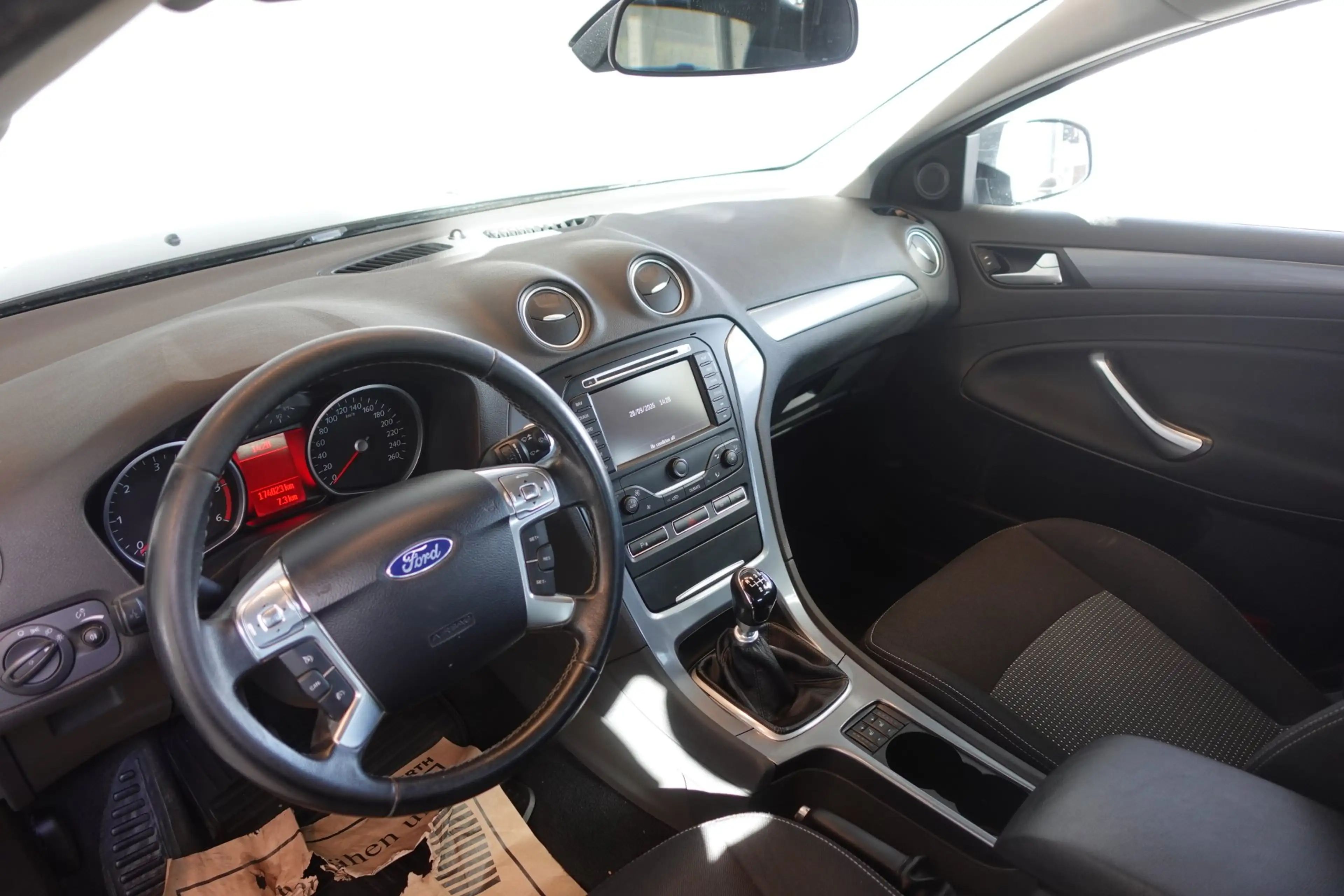 Ford Mondeo Business Plus 2,0 TDCi — photo 7
