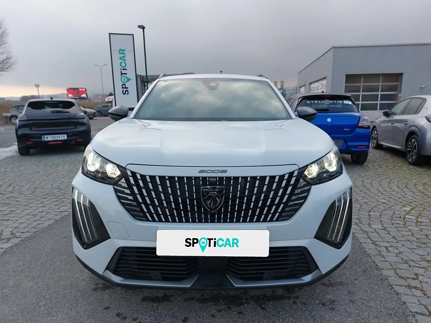 Peugeot 2008 Hybrid 145 e-DCS6 Allure Weiß - 2