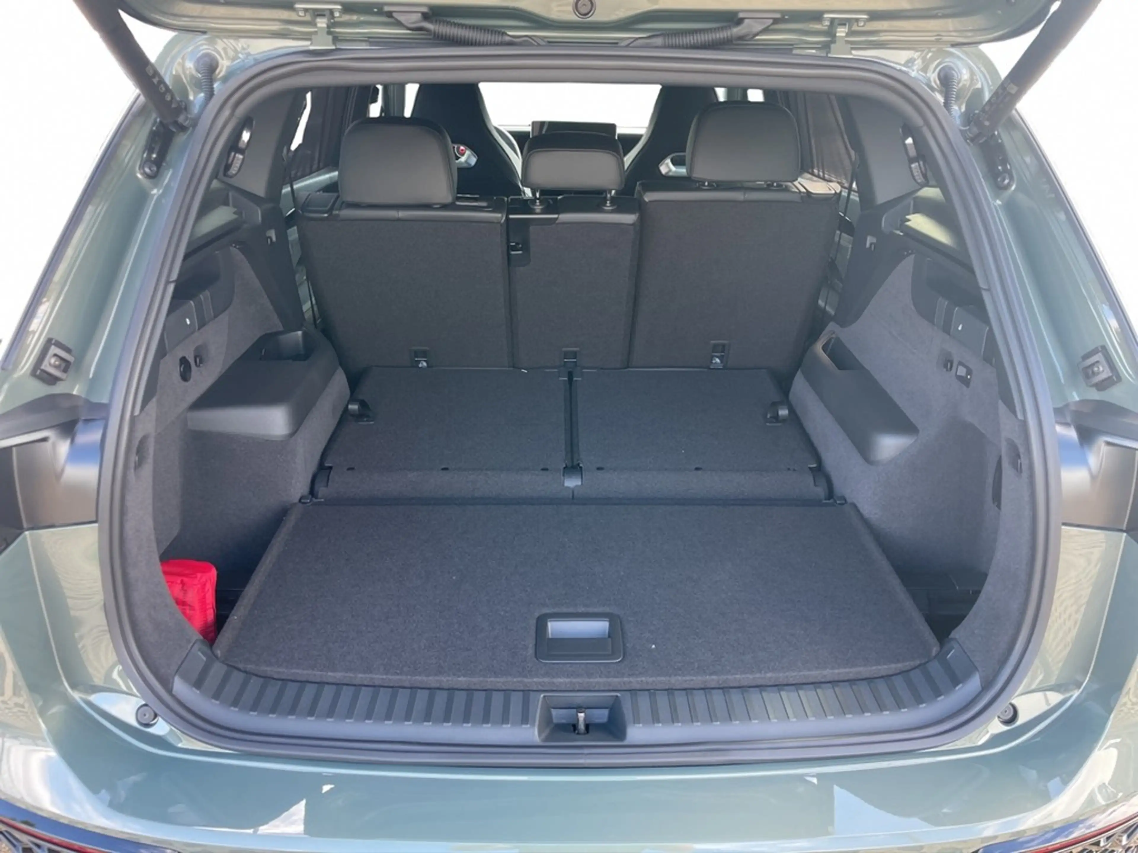 Volkswagen Tayron R-Line 1,5 l eTSI OPF 110 kW (150 PS) 7-Gang-Do... — photo 11