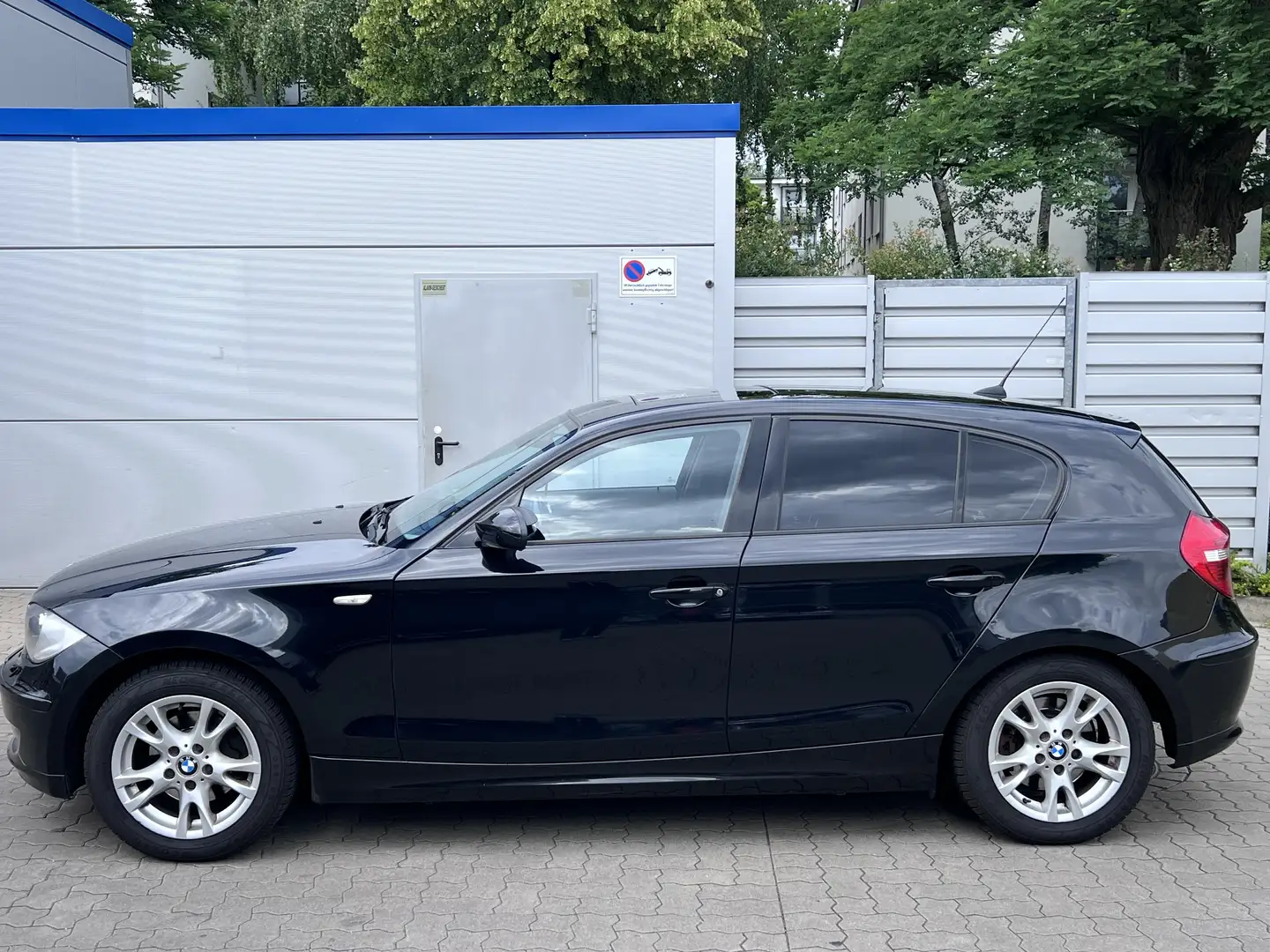 BMW 118 118d DPF Aut. Schwarz - 2