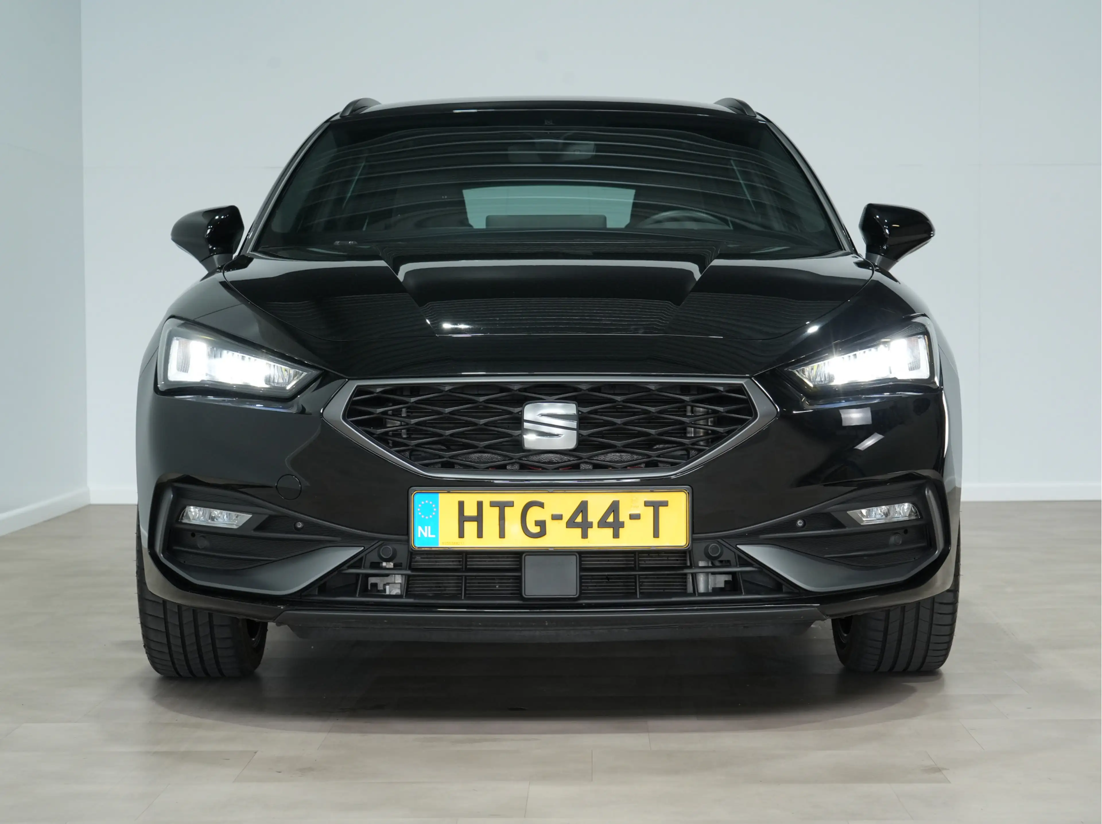 SEAT Leon e-Hybrid Sportstourer 1.5 TSI 204pk FR Business | Black Pac — photo 2