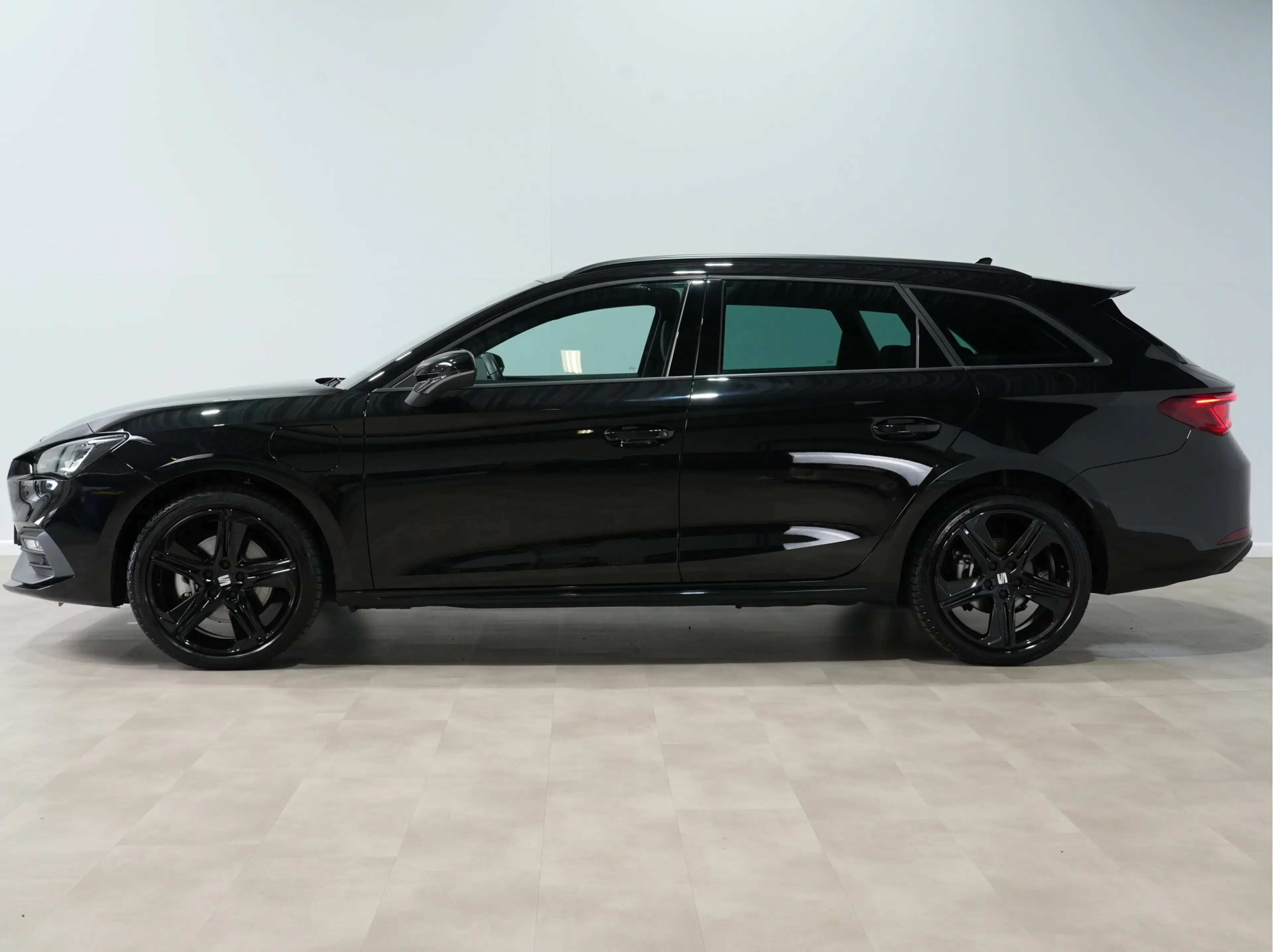 SEAT Leon e-Hybrid Sportstourer 1.5 TSI 204pk FR Business | Black Pac — photo 3