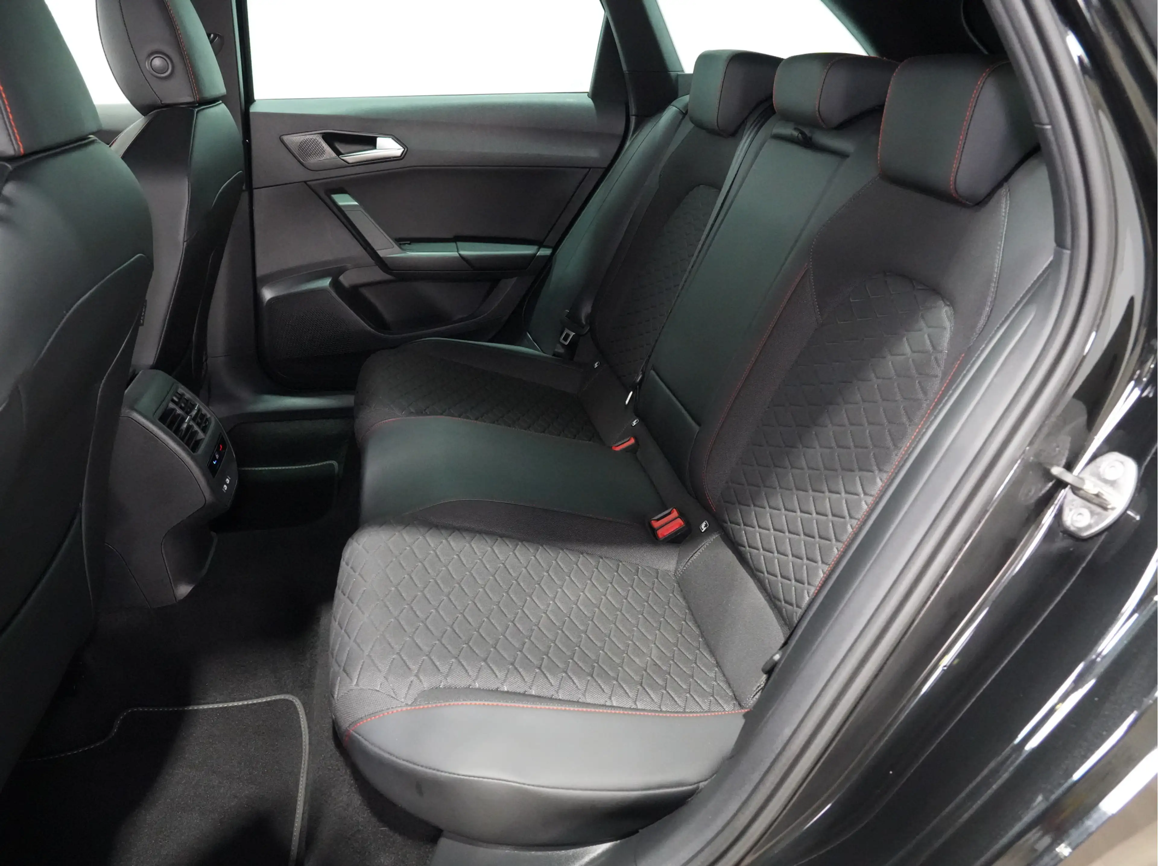 SEAT Leon e-Hybrid Sportstourer 1.5 TSI 204pk FR Business | Black Pac — photo 13