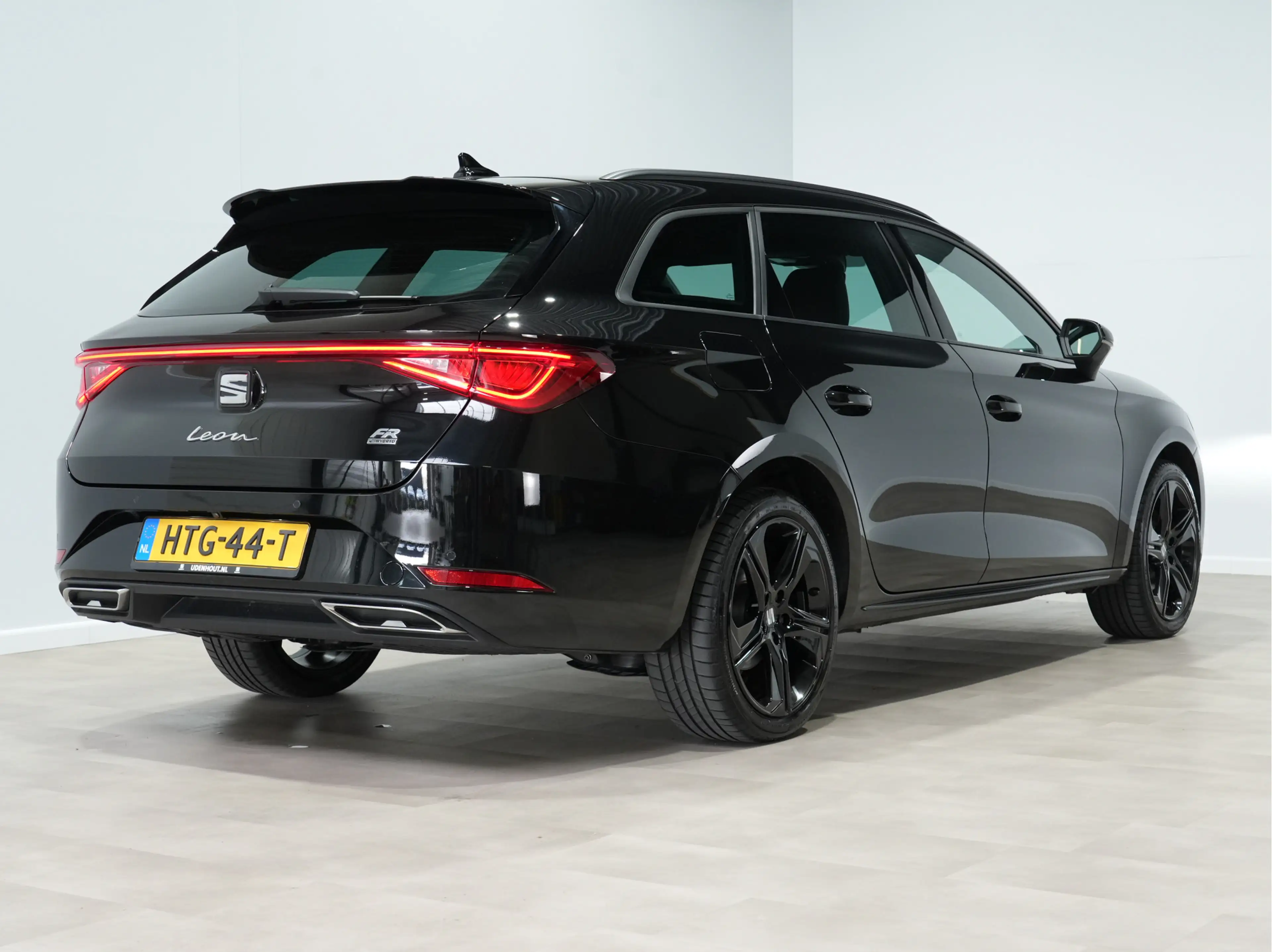 SEAT Leon e-Hybrid Sportstourer 1.5 TSI 204pk FR Business | Black Pac — photo 8