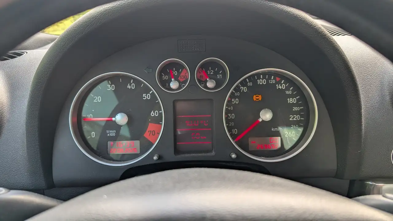 Audi TT 1.8 5V Turbo quattro, foto 9