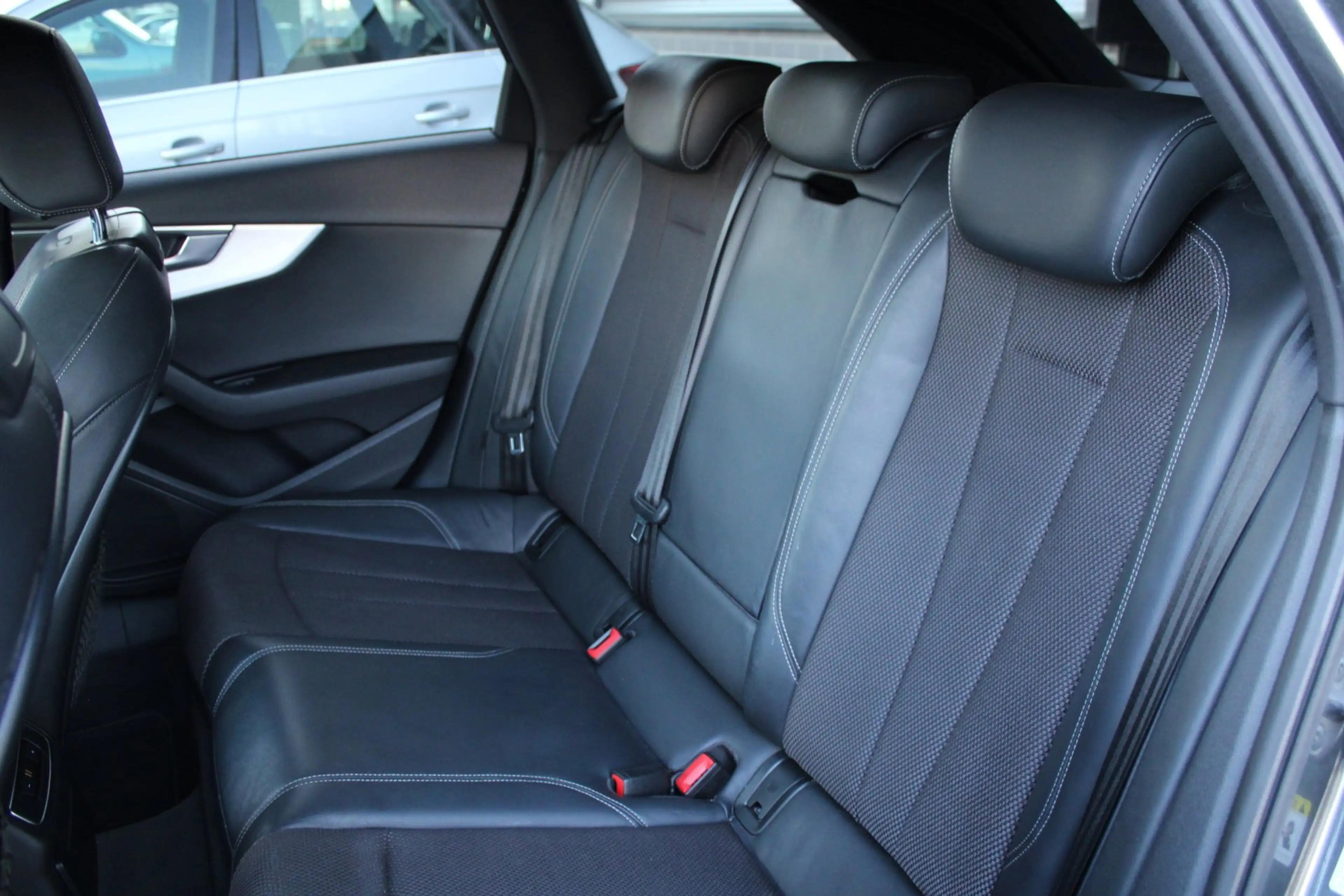 Audi A4 Avant 2.0 TFSI ultra Sport Pro Line S I Achter- en — photo 14