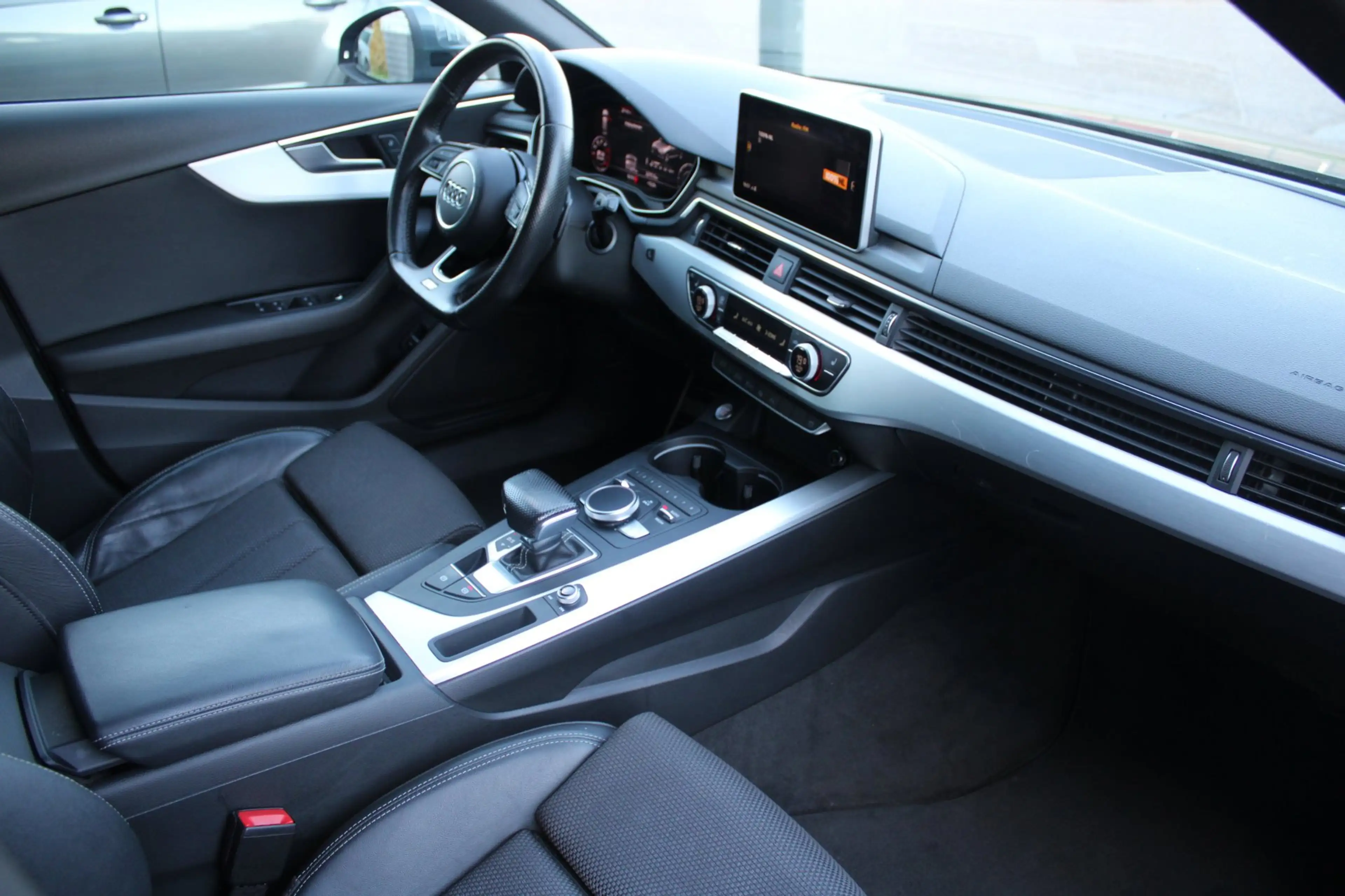 Audi A4 Avant 2.0 TFSI ultra Sport Pro Line S I Achter- en — photo 11