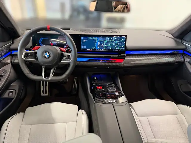 BMW M5 view 9