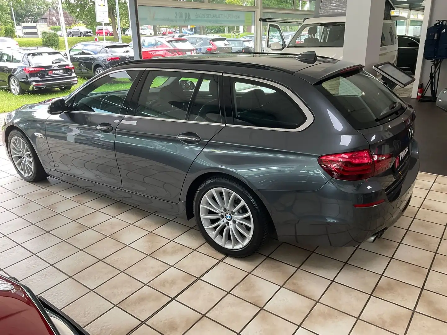 BMW 520 Baureihe 5 Touring 520 d Сірий - 2