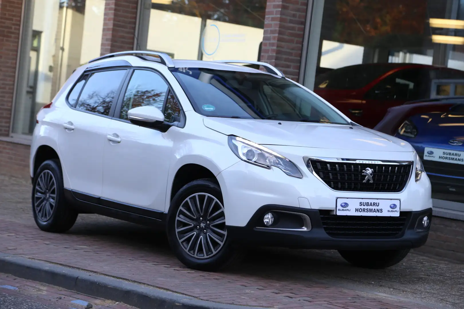 Peugeot 2008 1.2 PureTech Active Navi Airco Wit - 1