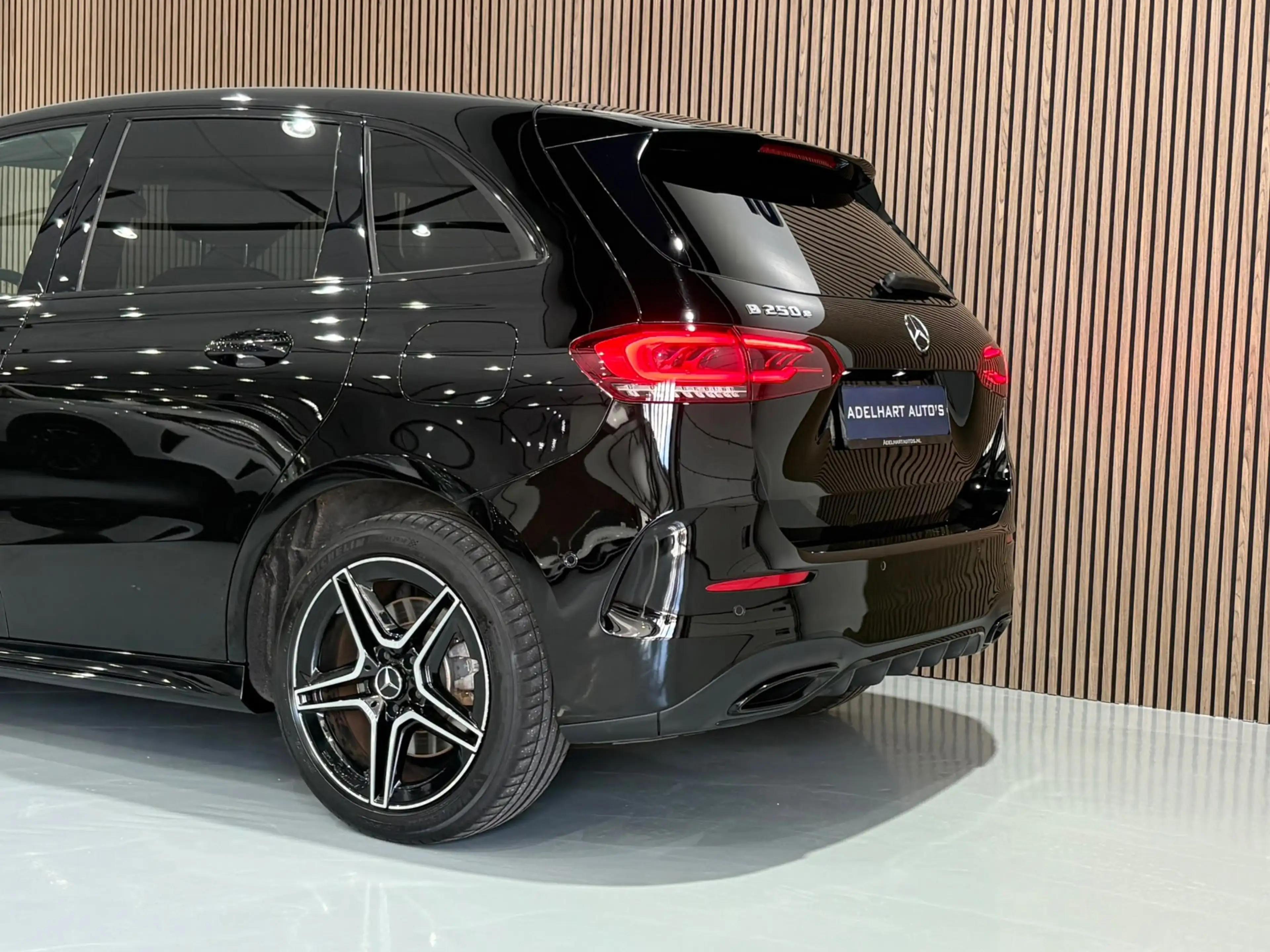 Mercedes-Benz B 250 e AMG line Night pakket/ Full map navigatie / Crui — photo 9