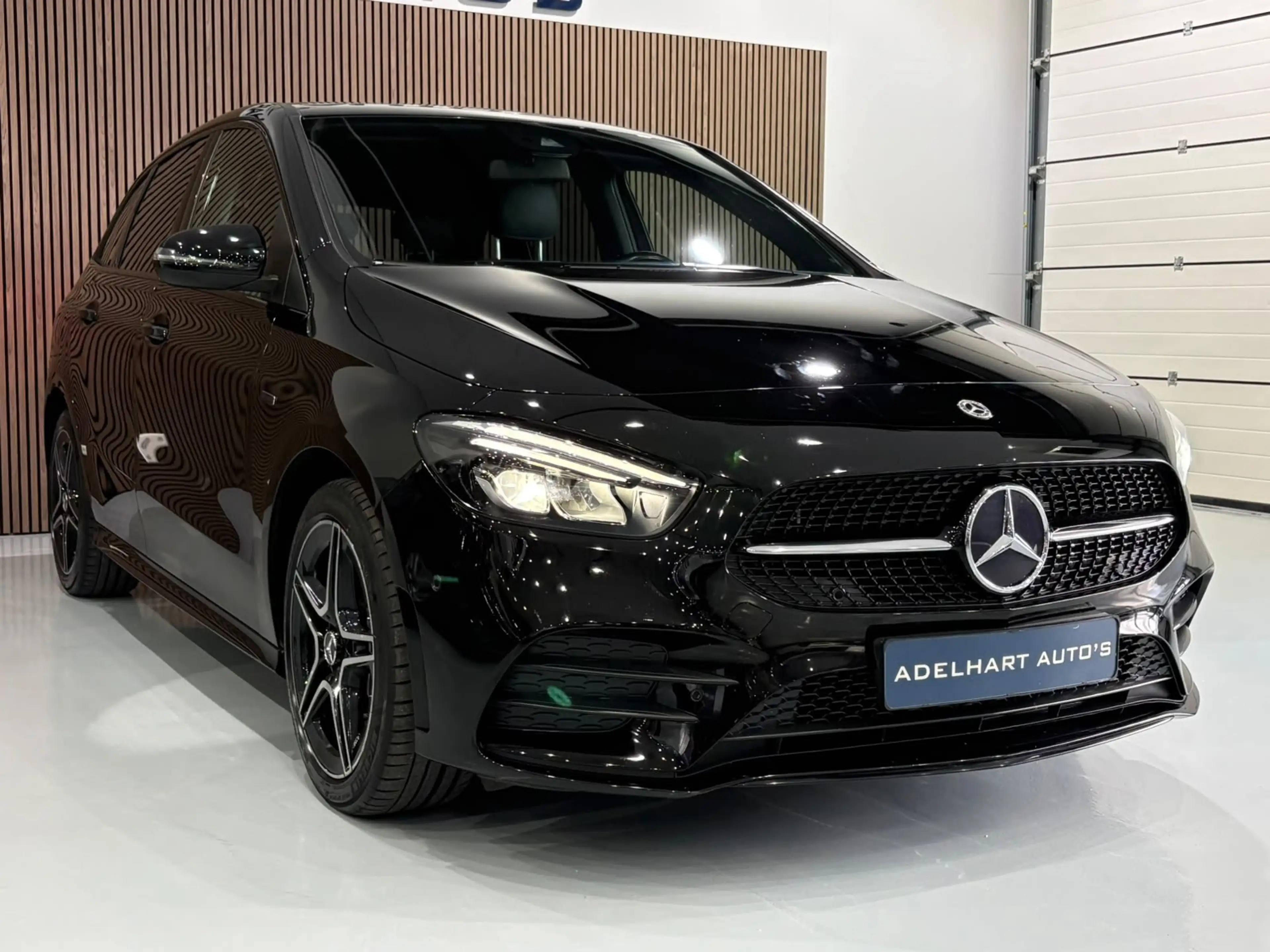 Mercedes-Benz B 250 e AMG line Night pakket/ Full map navigatie / Crui — photo 4