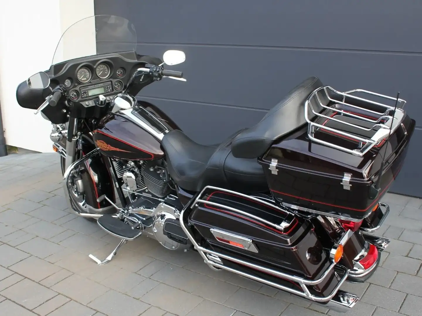 Harley-Davidson Electra Glide FLHTC Classic Maro - 2