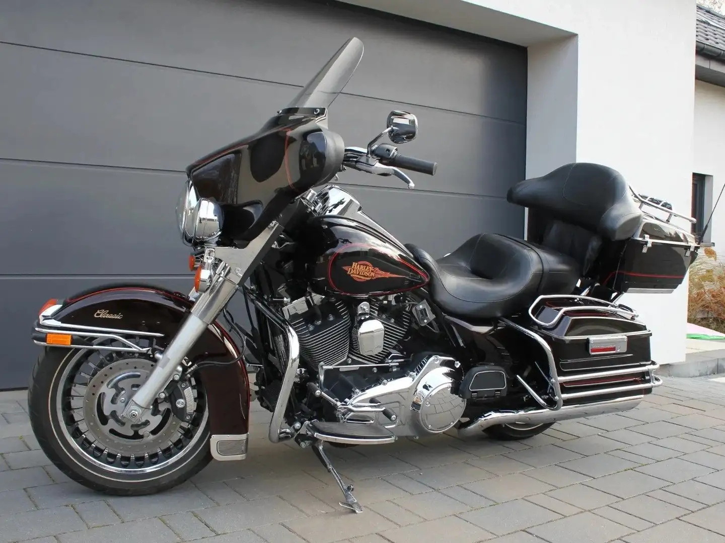 Harley-Davidson Electra Glide FLHTC Classic Maro - 1