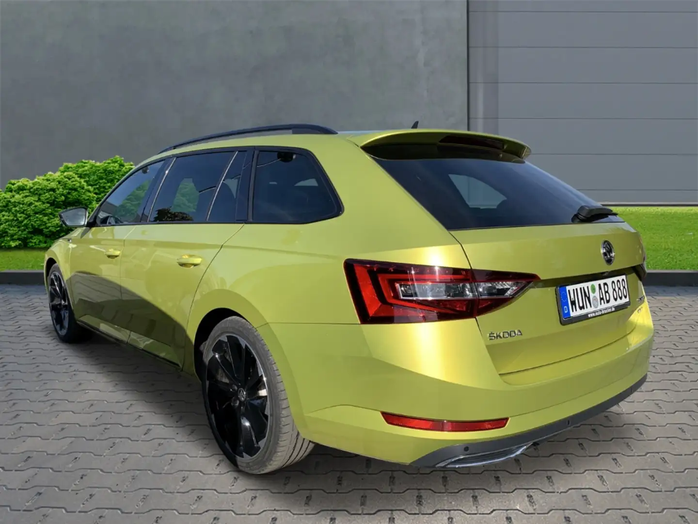 Skoda Superb Combi 4x4 2.0 TDI Sportline Xenon AHK Navi Gelb - 2
