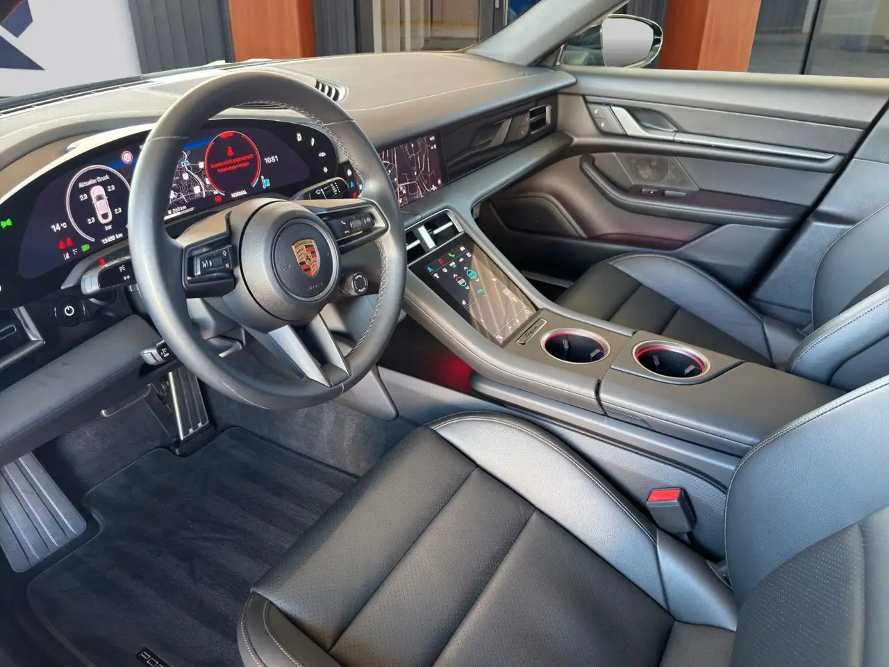 Porsche Taycan Limousine Panorama MY 2025 4