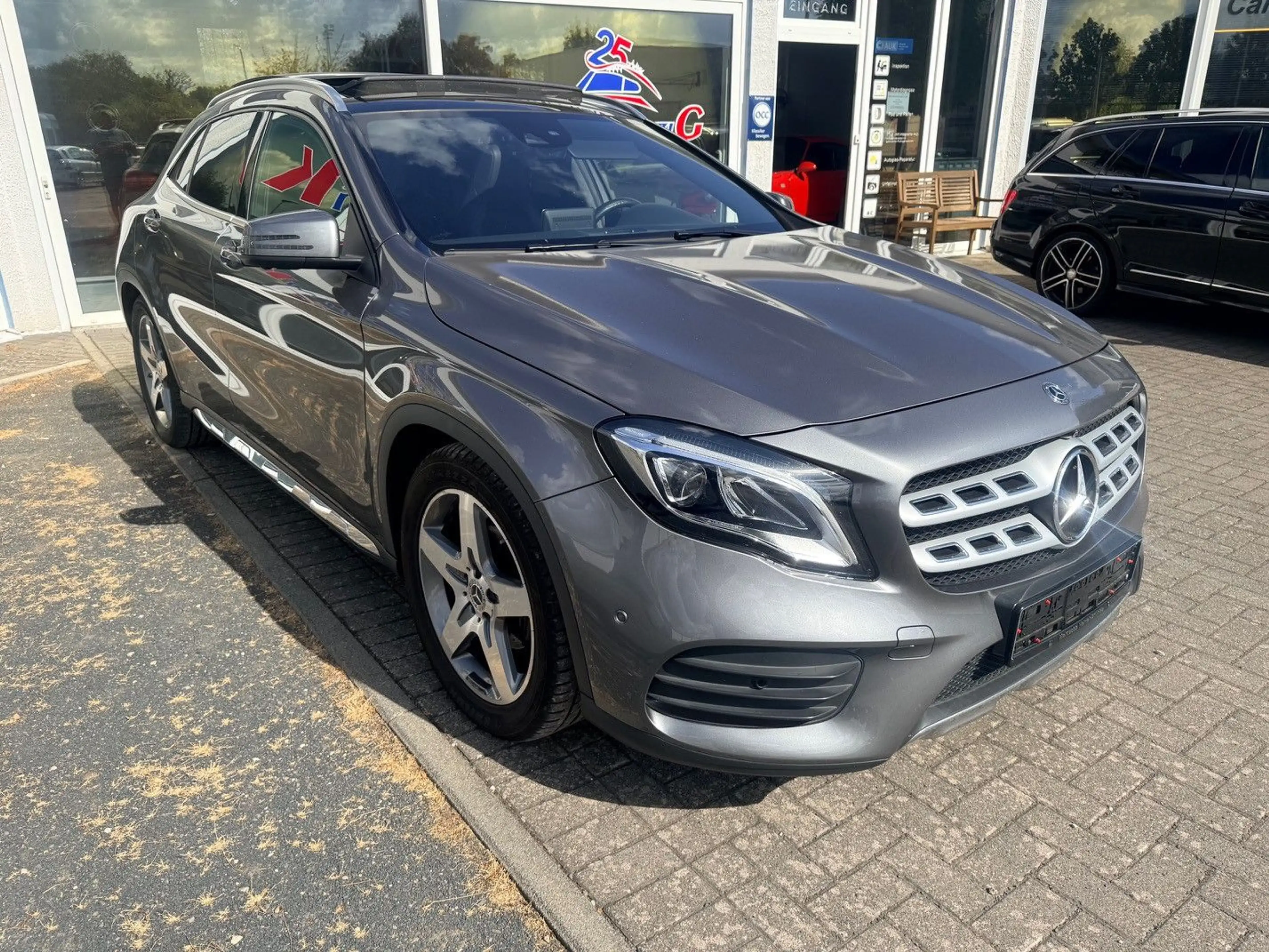Mercedes-Benz GLA 200 AMG Line — photo 5