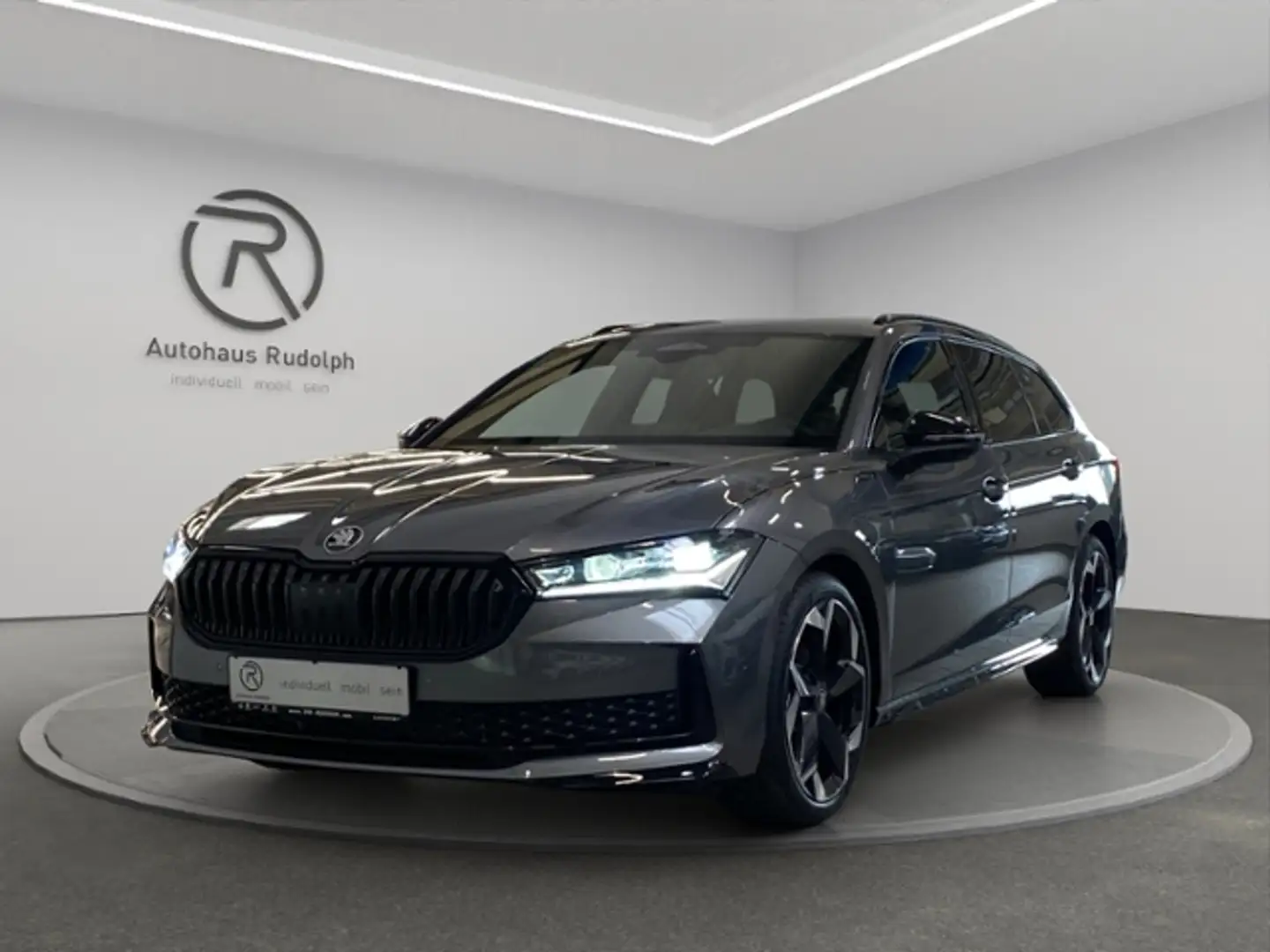 Skoda Superb Combi 1.5 TSI DSG Sportsline / Navi AHK Сірий - 2