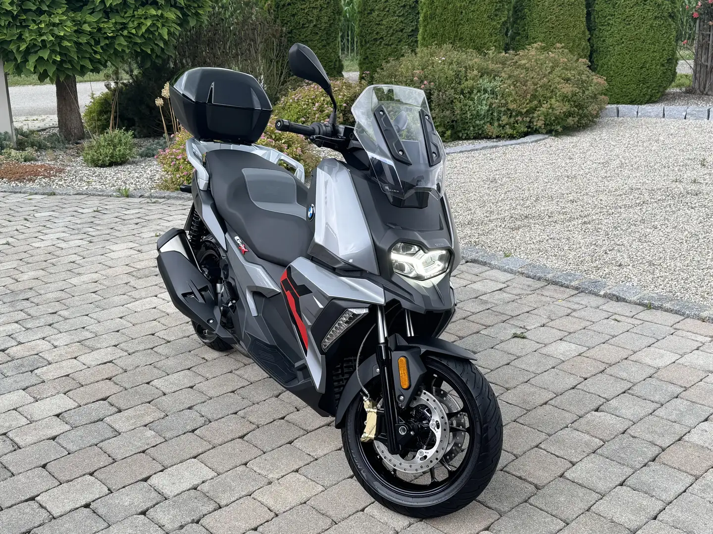 BMW C 400 X Komfort Paket, Connectivity, Topcase Style Passion Grau - 1