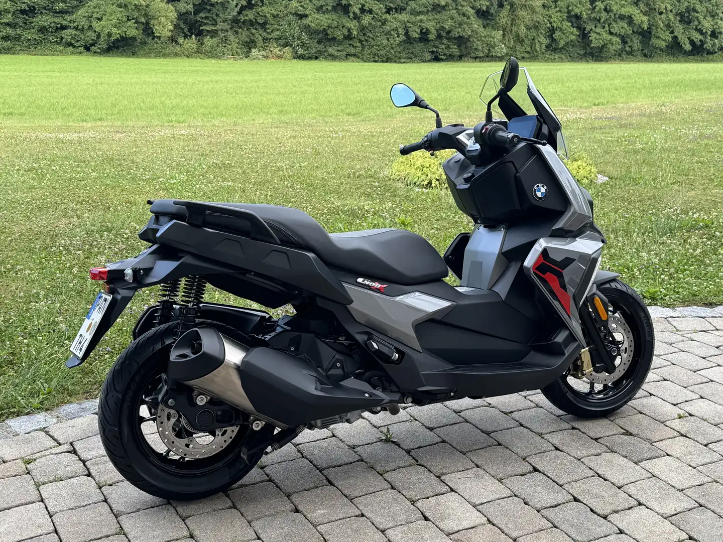 BMW C 400 X Komfort Paket, Connectivity, Topcase Style Passion Gris - 2