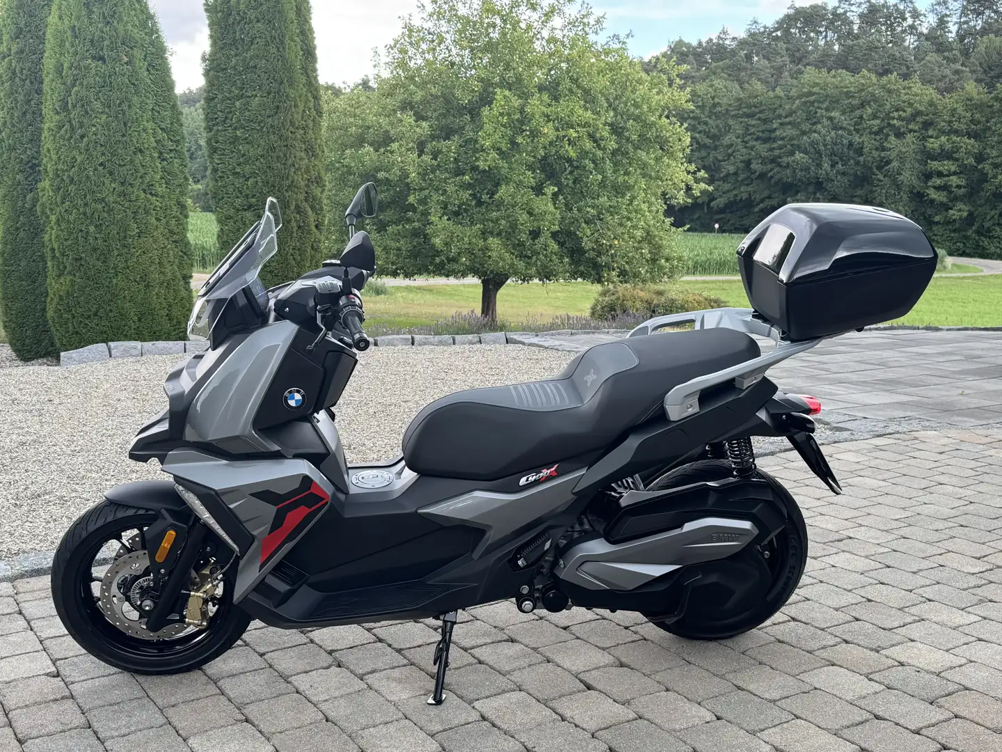 BMW C 400 X Komfort Paket, Connectivity, Topcase Style Passion Grau - 2
