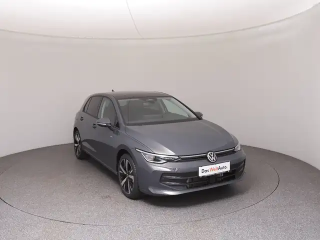 Volkswagen Golf view 2