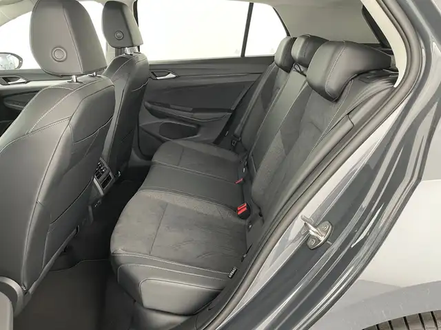 Volkswagen Golf view 11