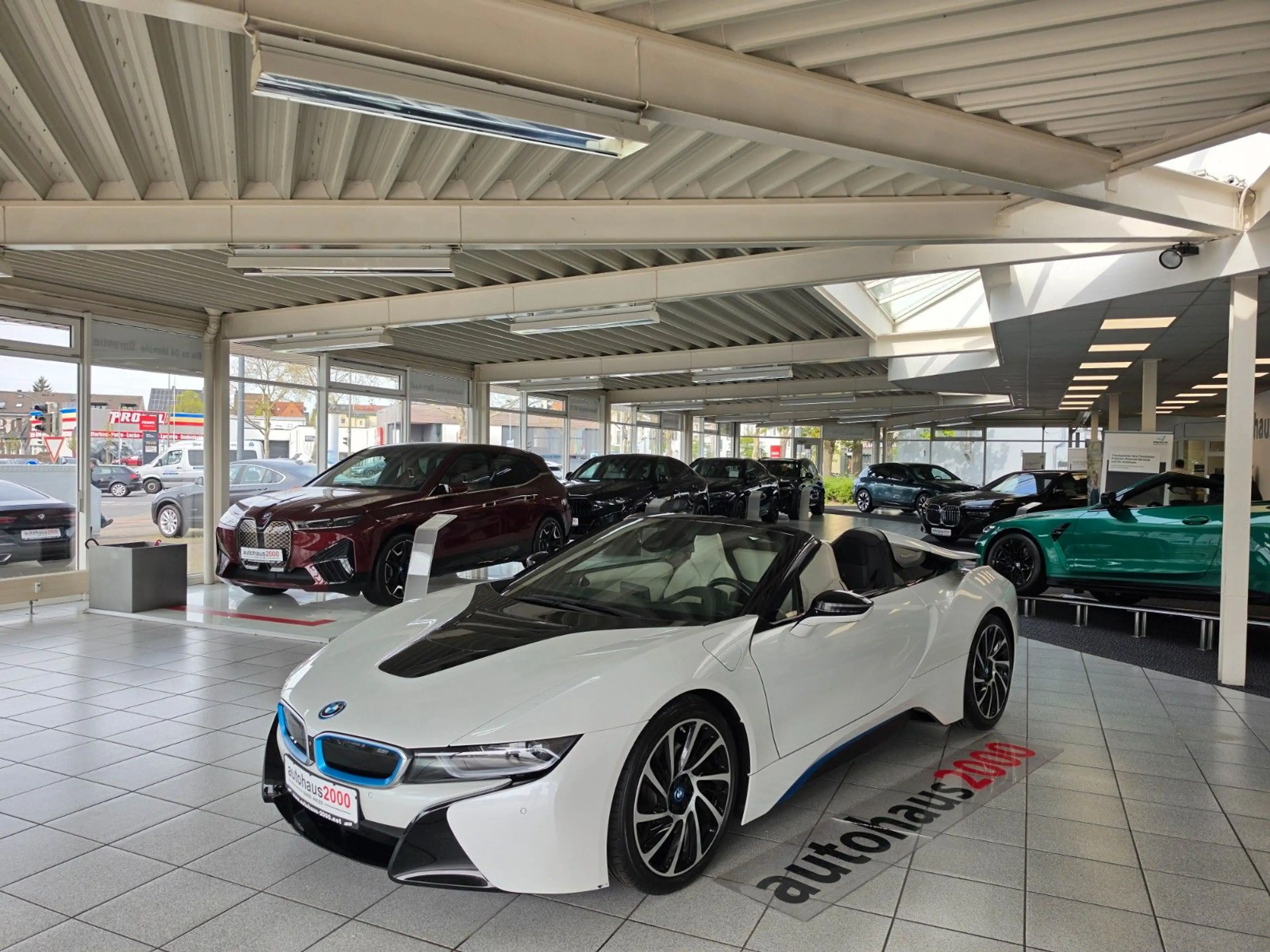 BMW i8 Roadster — photo 7