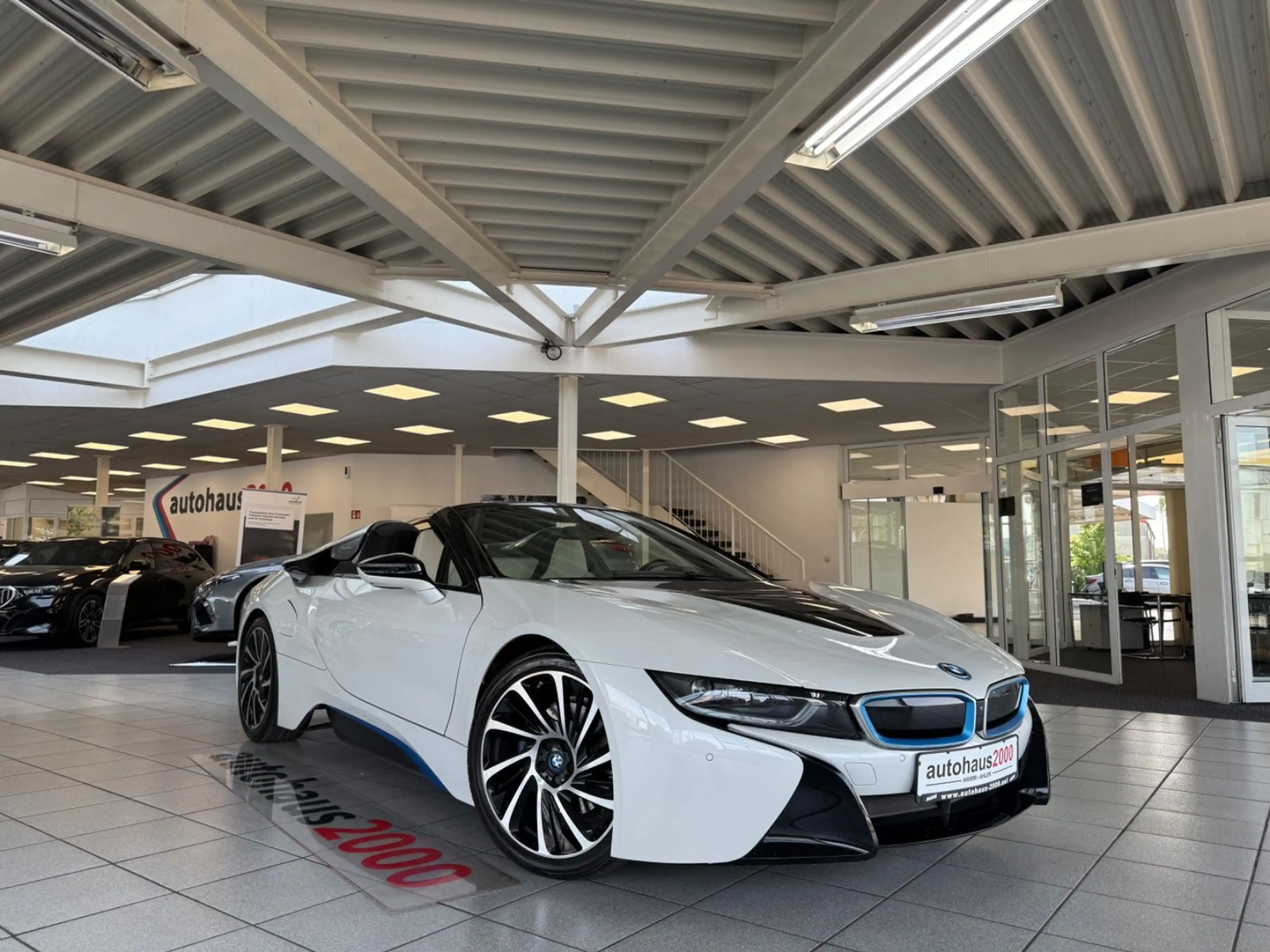 BMW i8 Roadster — photo 5
