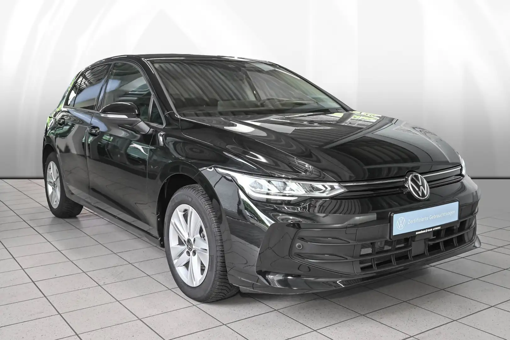 Volkswagen Golf VIII 1.5 TSI Life Czarny - 2