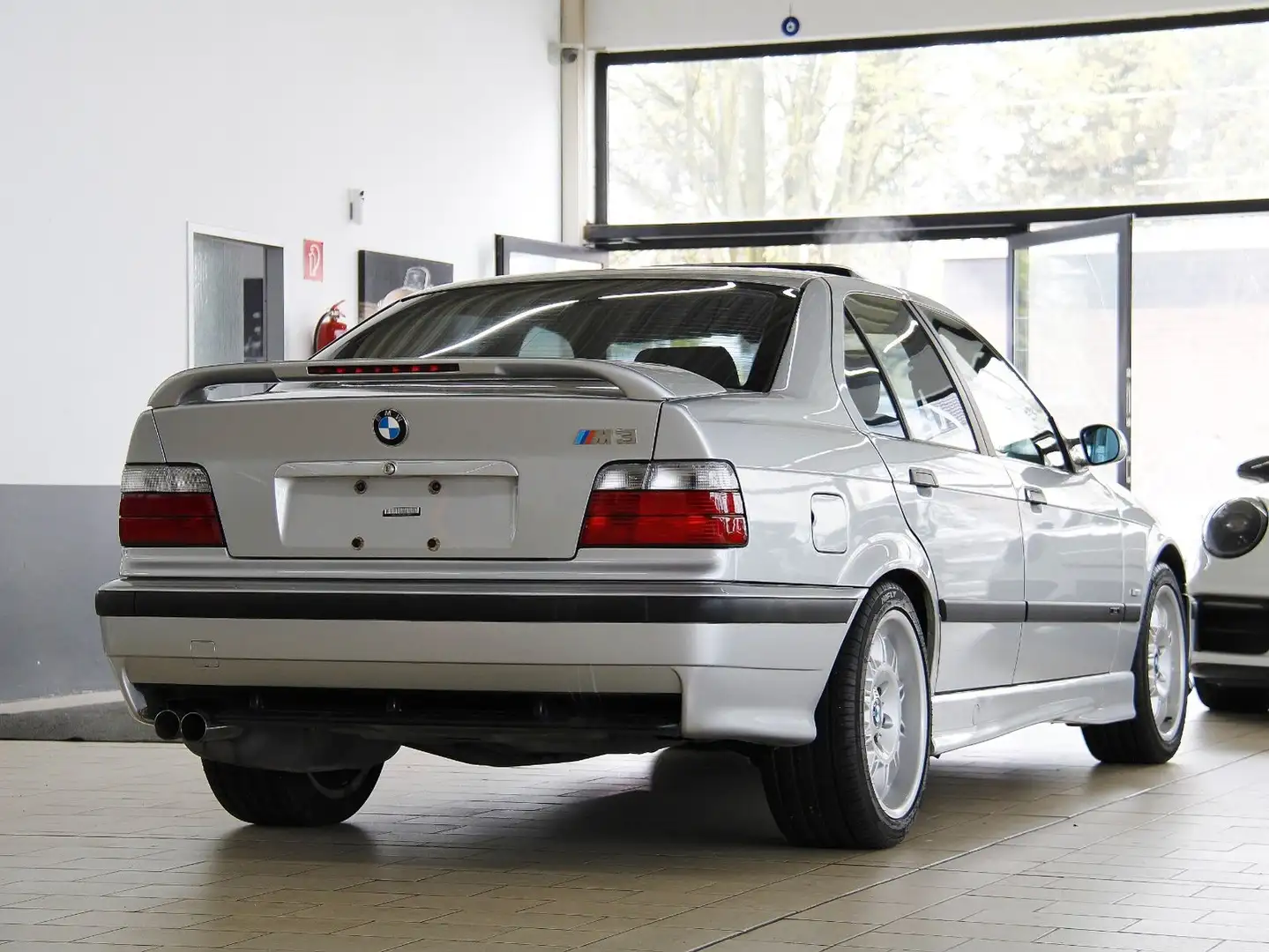 BMW M3 3.2 E36 *LEDER-GRAU*SPORTSiTZE*KLiMA*H&K*SSD Argent - 2
