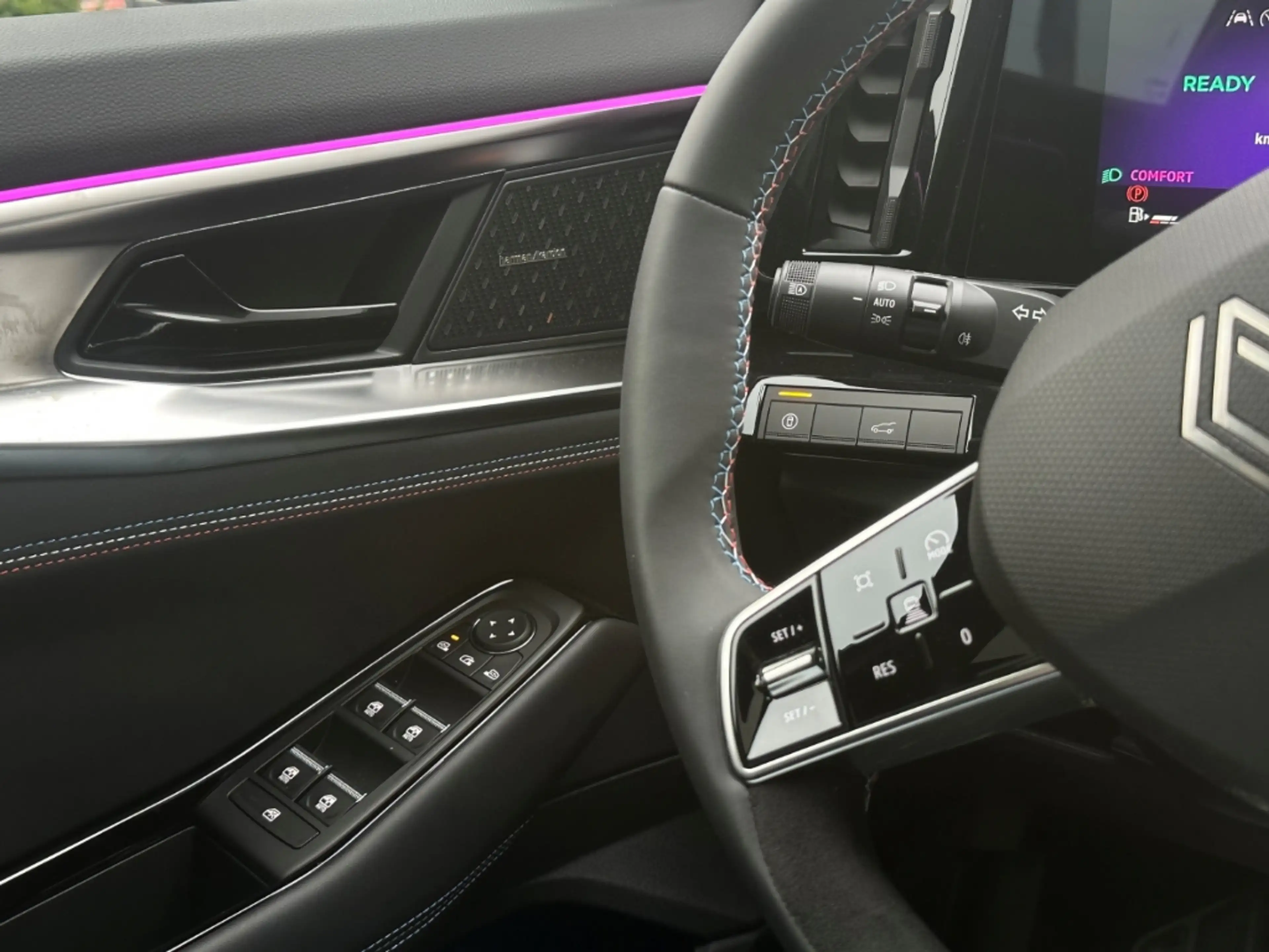 Renault Rafale Esprit Alpine E-Tech Hybrid 200 Panorama HUD — photo 10
