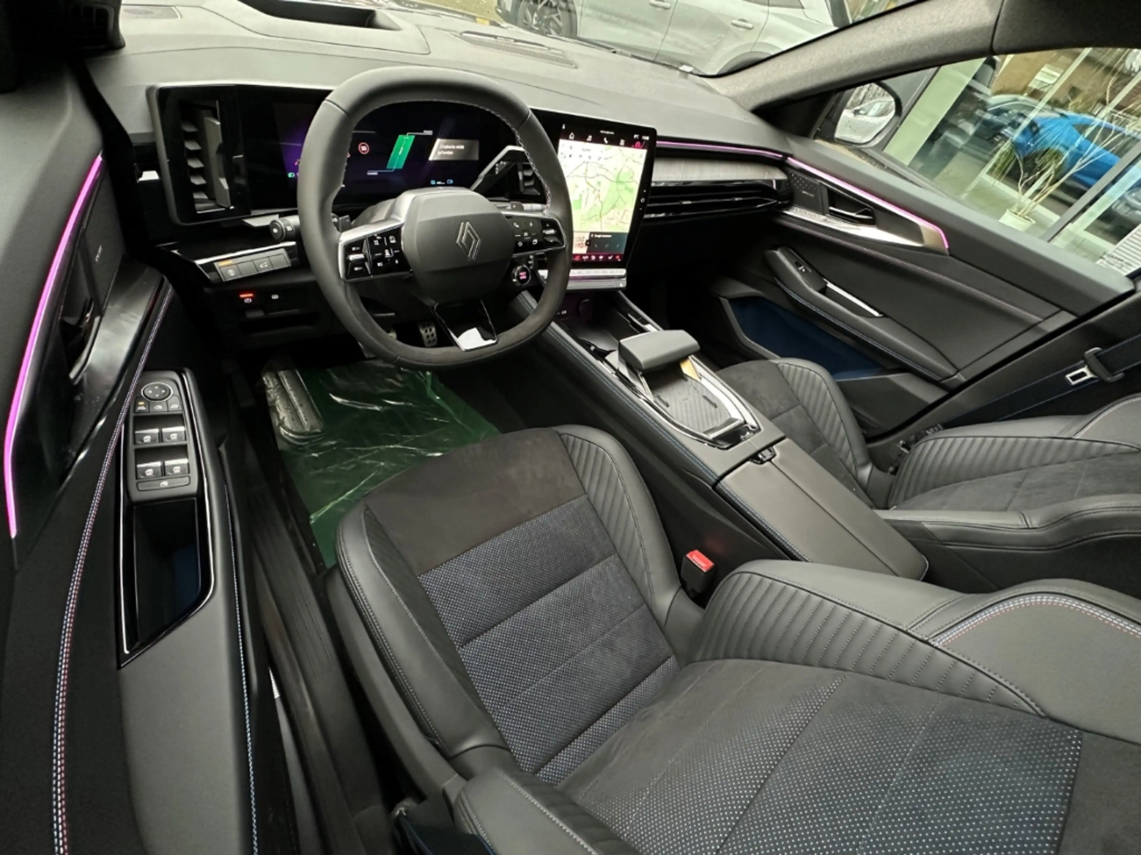 Renault Rafale Esprit Alpine E-Tech Hybrid 200 Panorama HUD — photo 5
