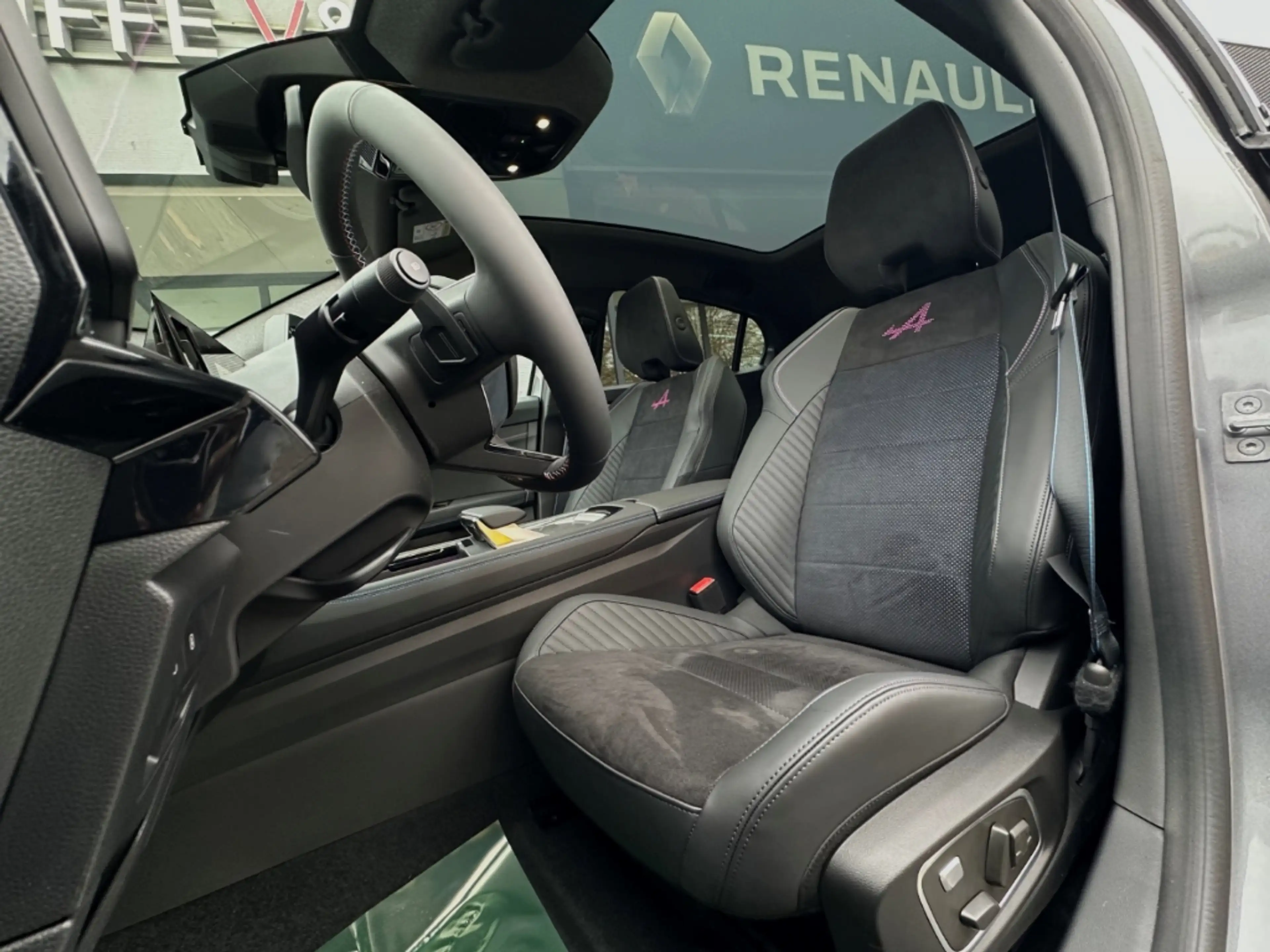 Renault Rafale Esprit Alpine E-Tech Hybrid 200 Panorama HUD — photo 7