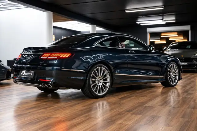 Mercedes-Benz S-Class view 7