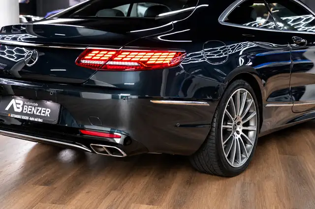 Mercedes-Benz S-Class view 8