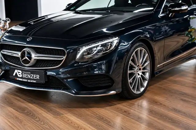 Mercedes-Benz S-Class view 2