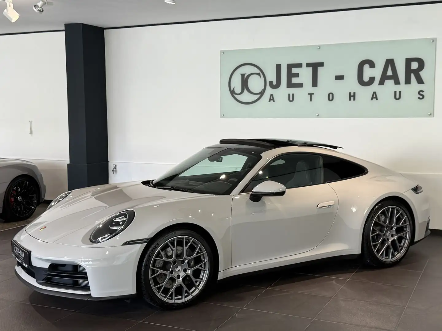 Porsche 911 er Reihe (alle) 992 Carrera *SD-Chrono-Matrix Grau - 1