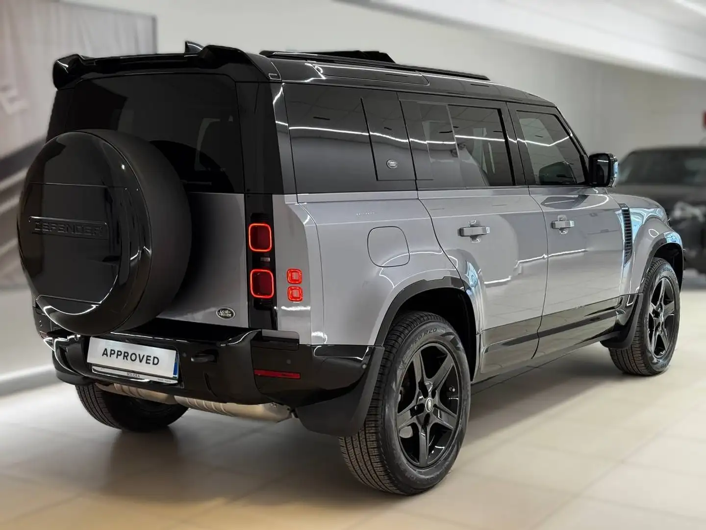 Land Rover Defender (2019) LAND ROVER 110 3.0D I6 250 CV AWD Auto X-D - 2