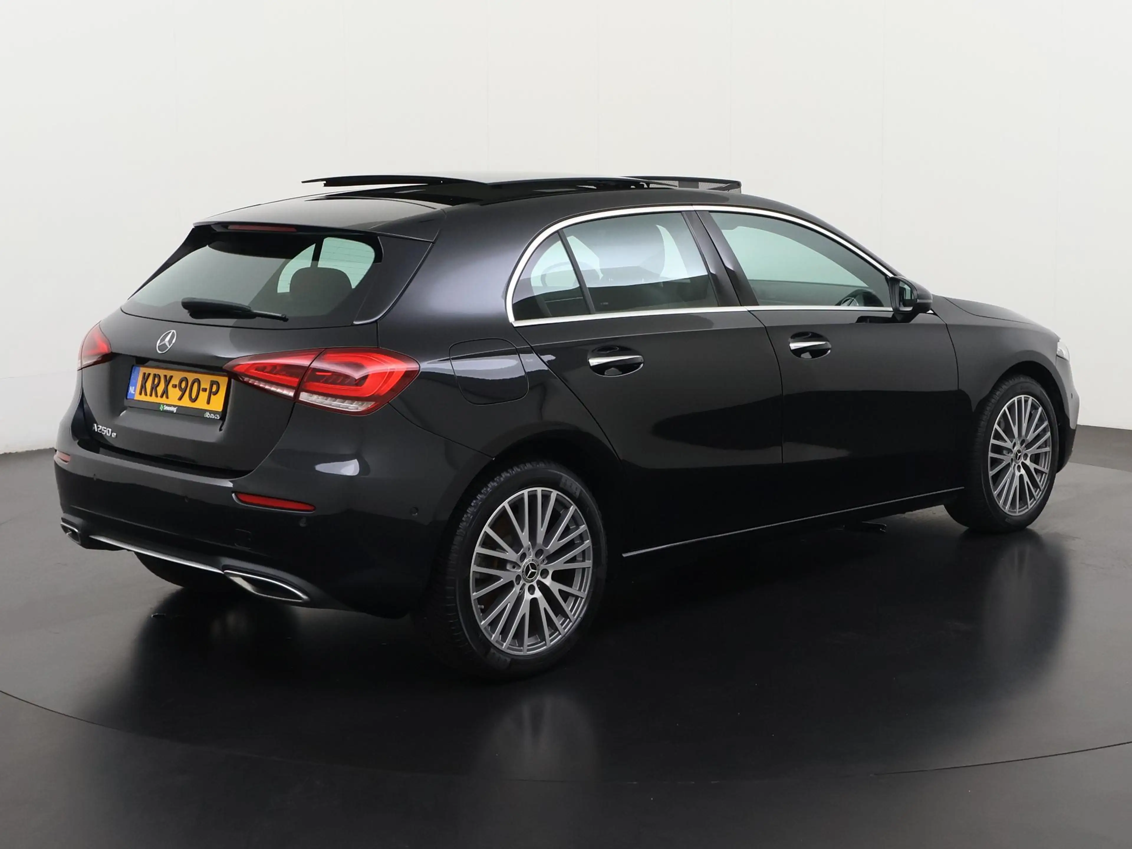 Mercedes-Benz A 250 250e Business Line | Panoramadak | Widescreen | Ca — photo 4