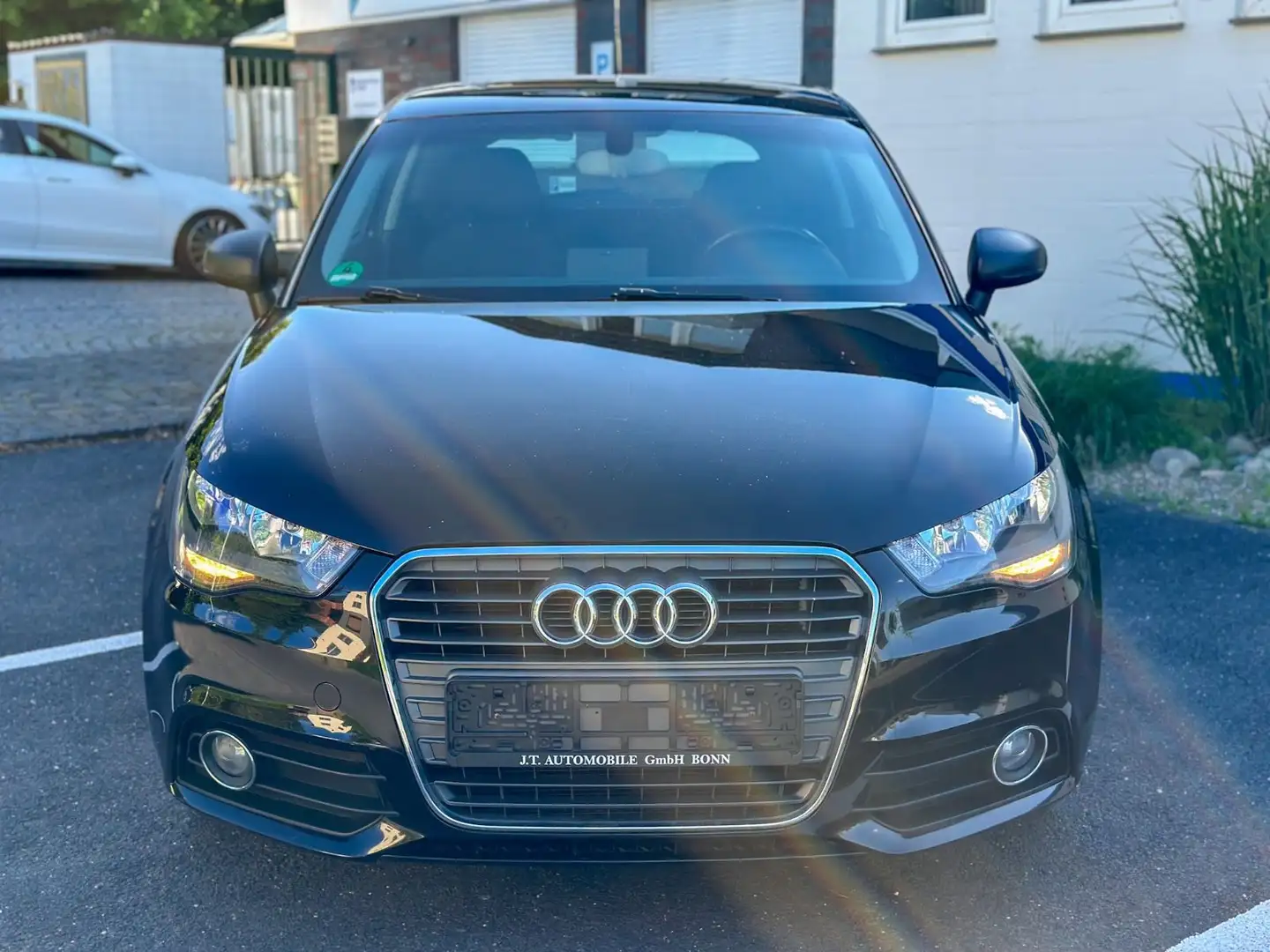 Audi A1 attraction,Navi,LKLimutomatik Schwarz - 2