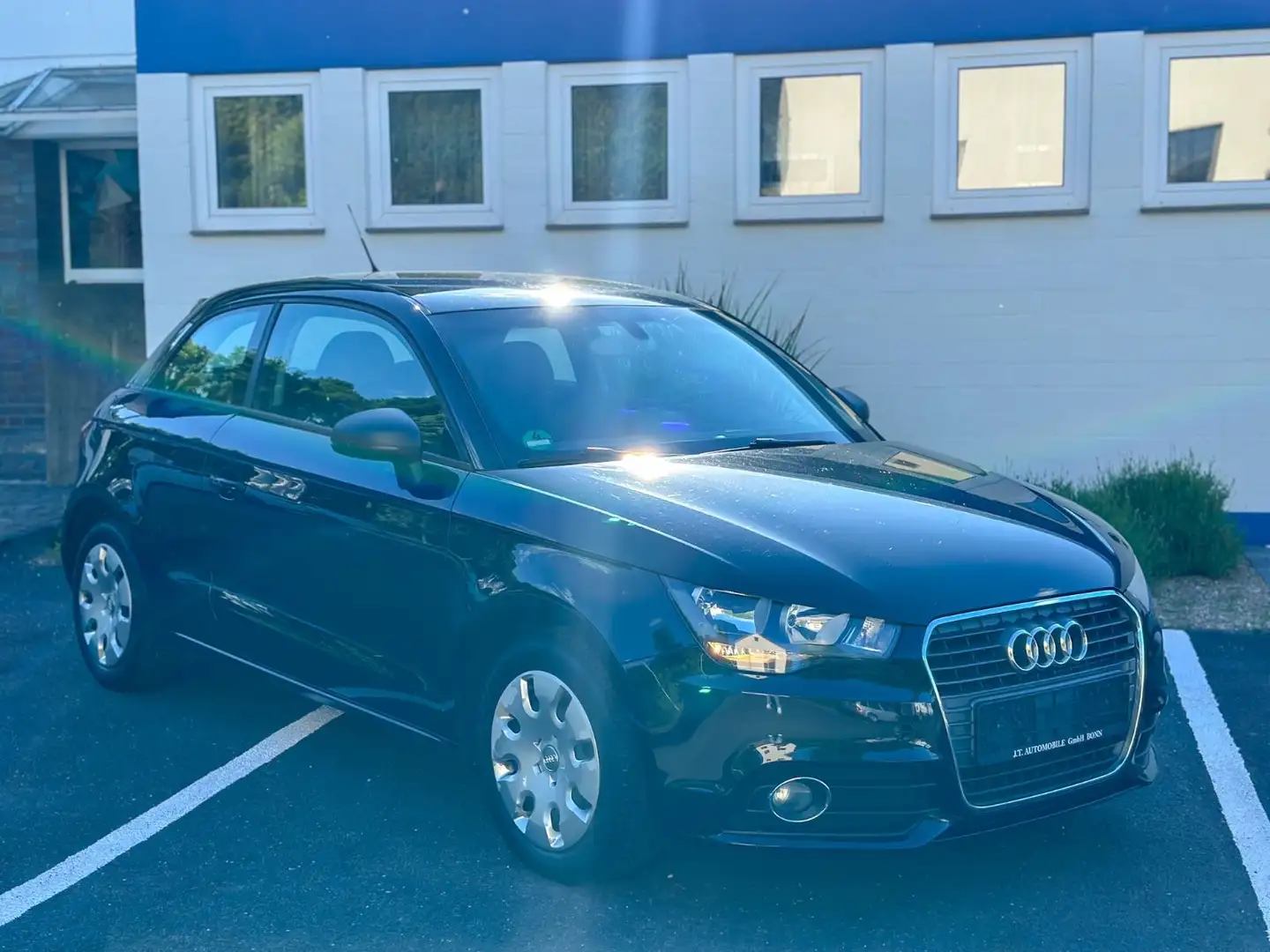 Audi A1 attraction,Navi,LKLimutomatik Schwarz - 1