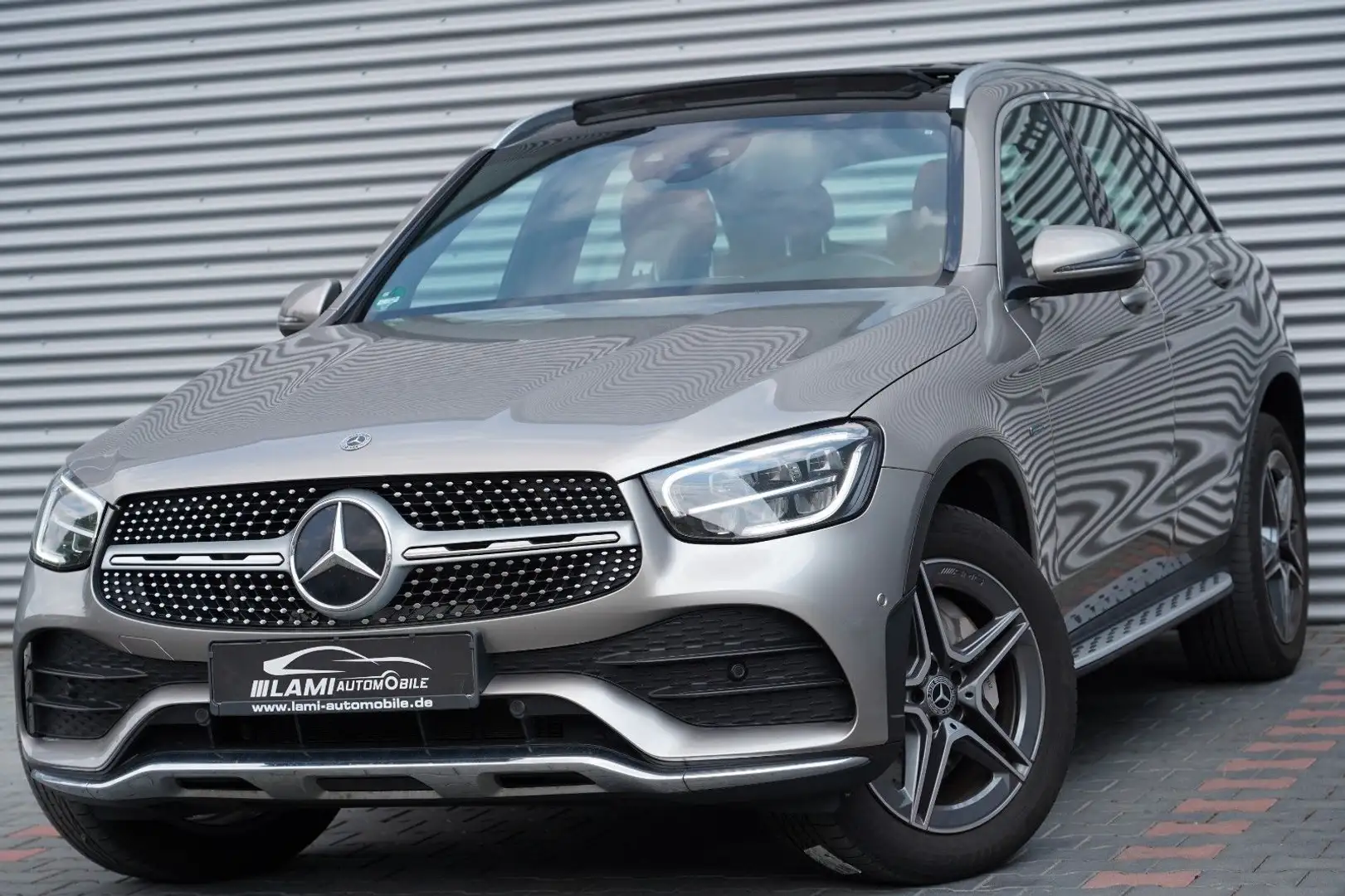 Mercedes-Benz GLC 300 GLC300e 2x AMG 4Matic PANO WIDESCREEN KAMERA Argintiu - 1