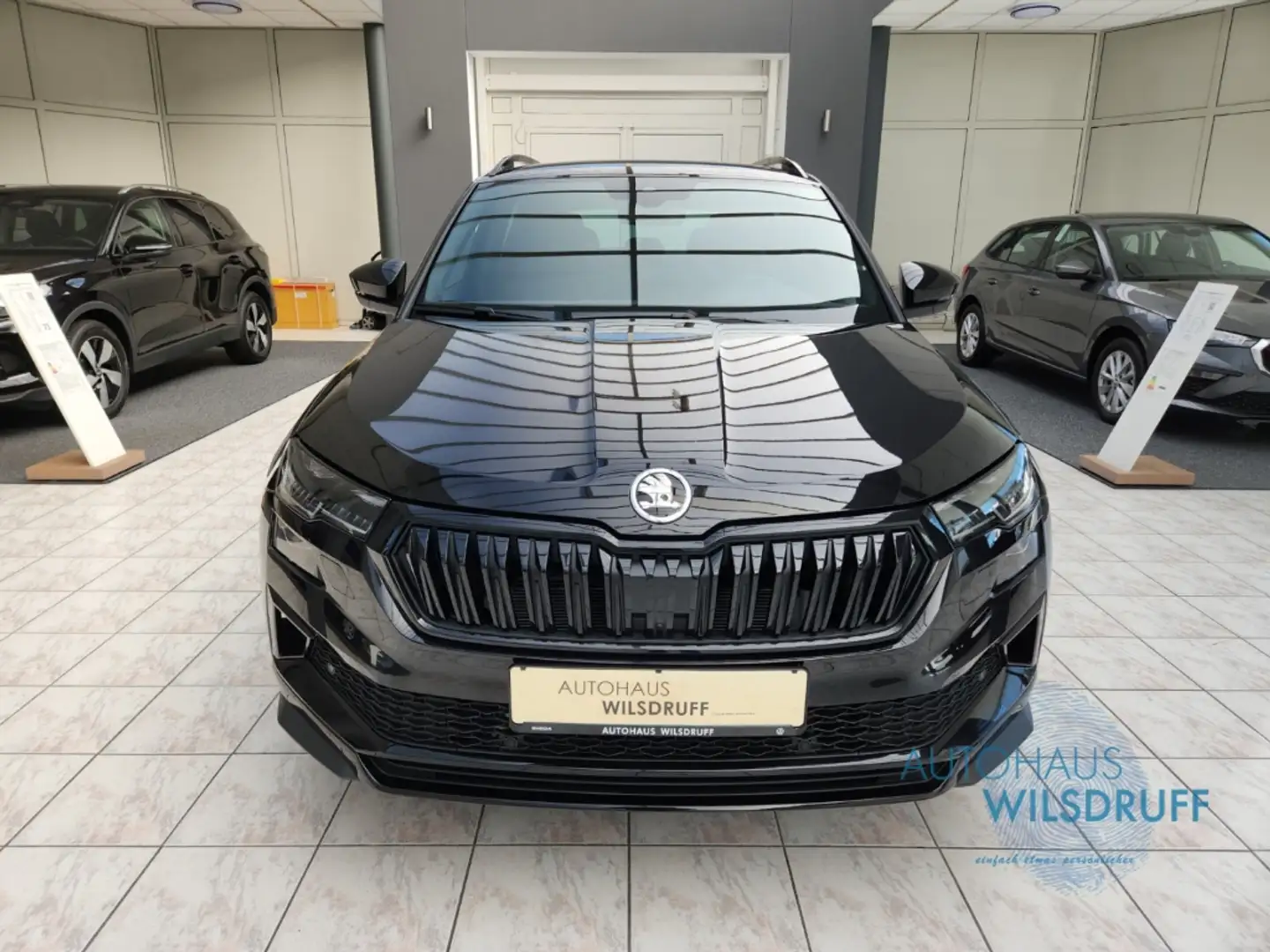 Skoda Karoq 1.5 TSi Sportline 19 Zoll Pano Matrix 360° Schwarz - 2