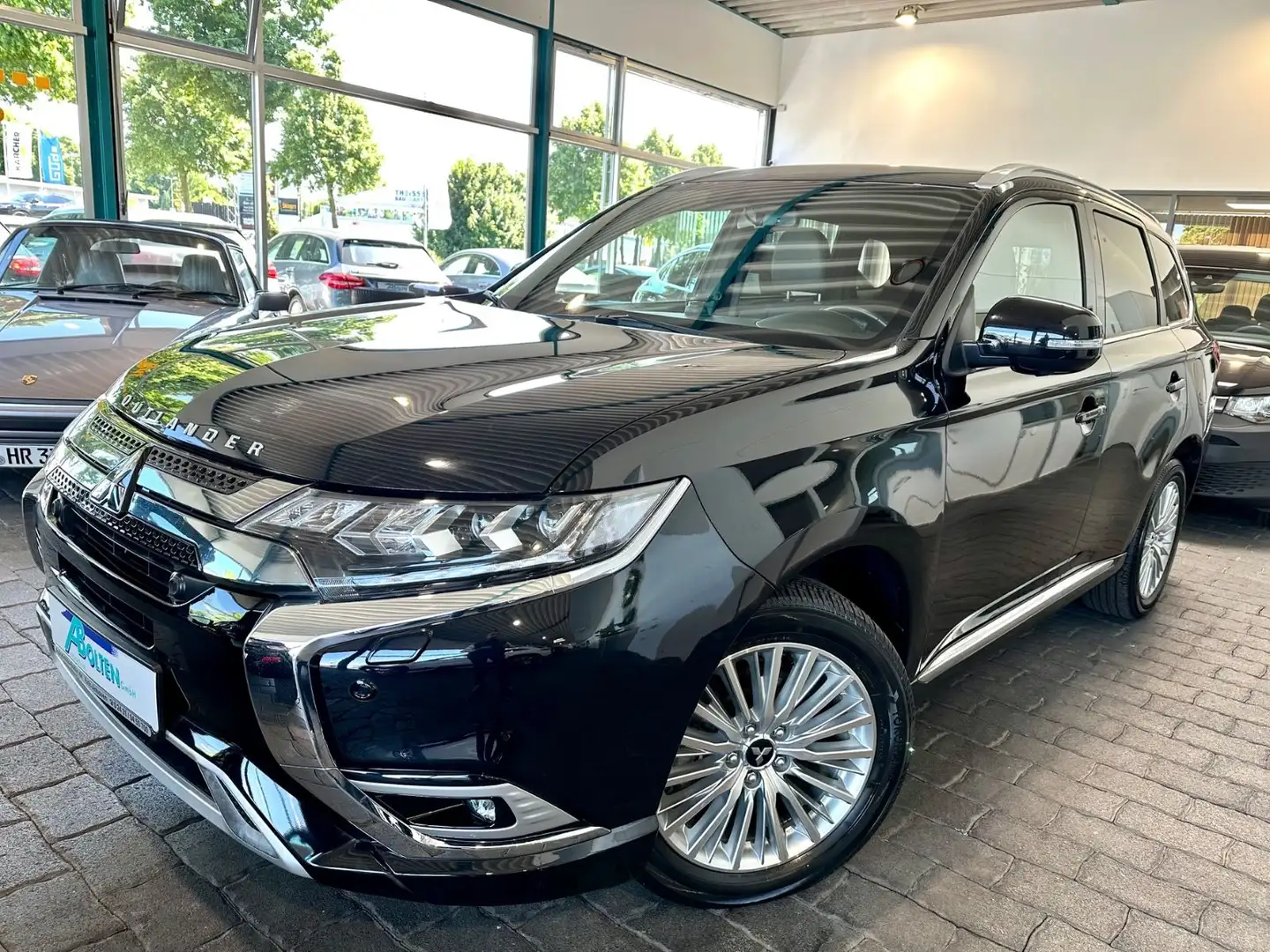 Mitsubishi Outlander PHEV Plus Spirit 4WD 1.Hand-Navi-360° Negro - 2