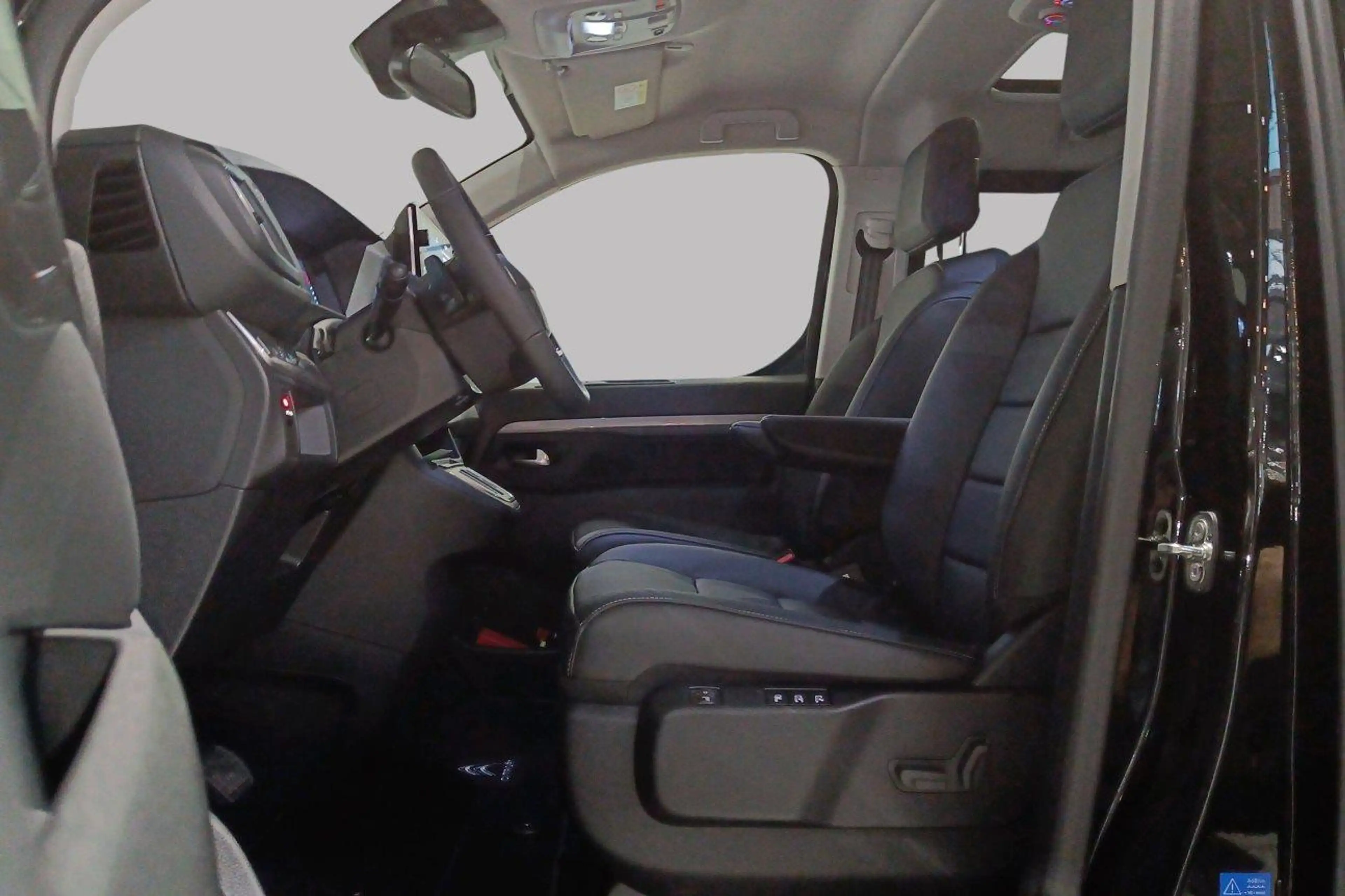 Citroen Spacetourer MAAT XL 2.0 BlueHDi 180 S&S EA — photo 10