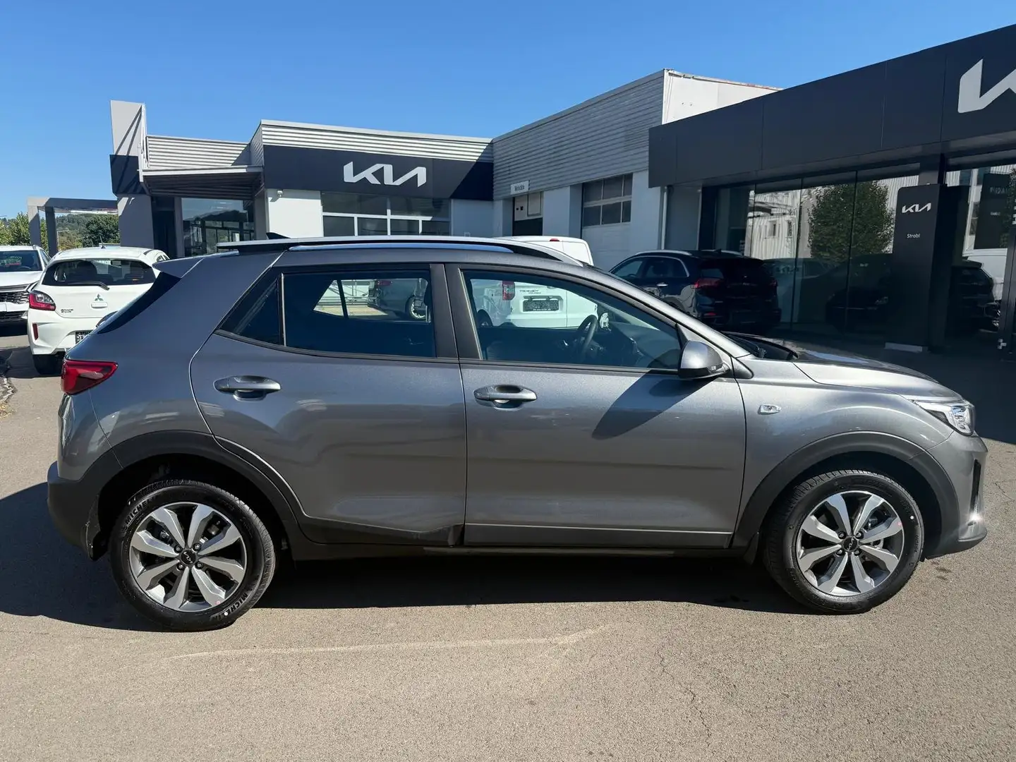 Kia Stonic Silber Bei Leasing: 19.900€ Grau - 2