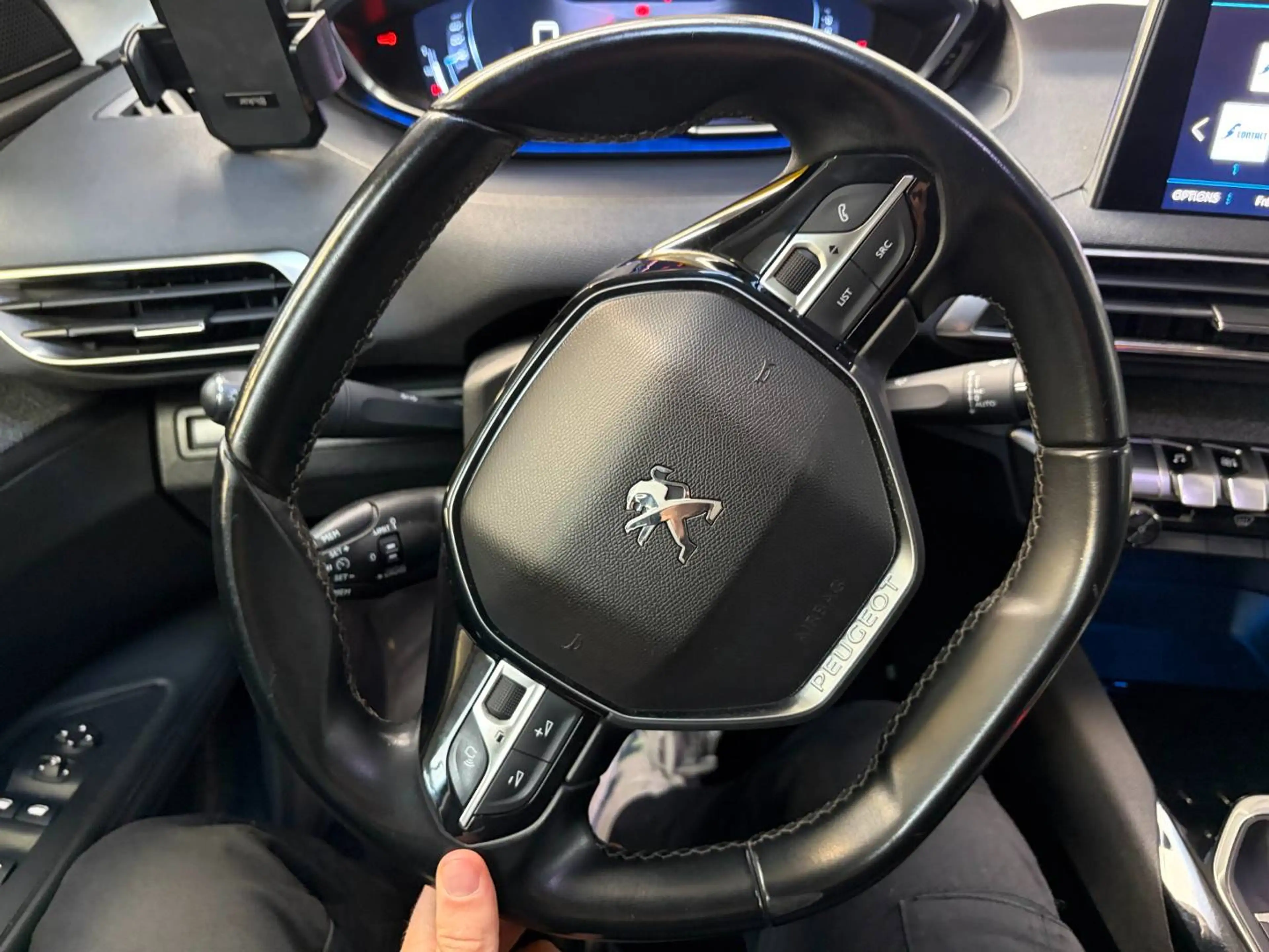Peugeot 5008 5008 1.5 BlueHDi Allure — photo 7
