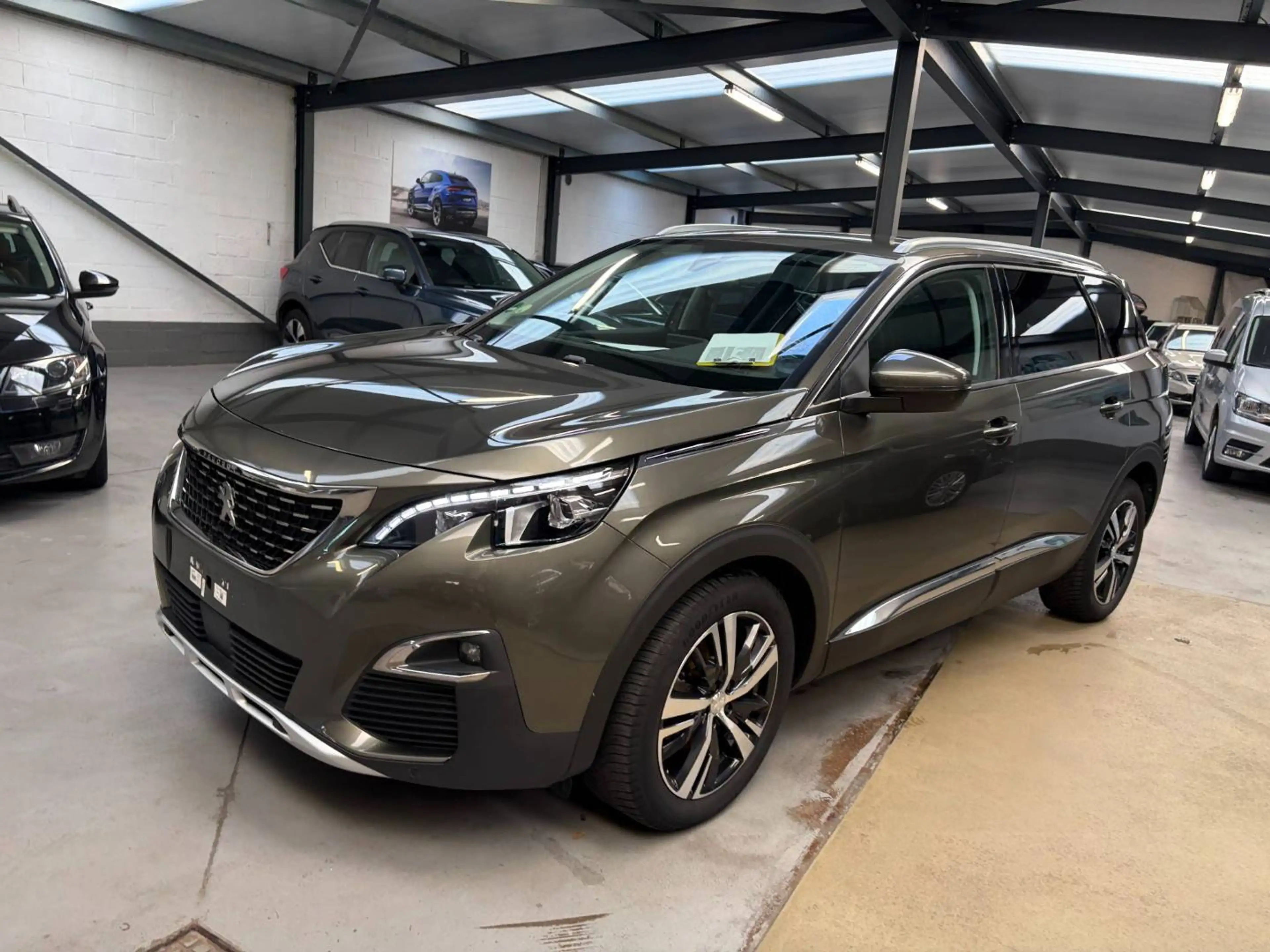 Peugeot 5008 5008 1.5 BlueHDi Allure — photo 3